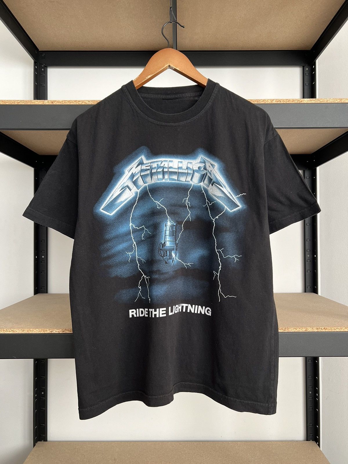 Band Tees Vintage 2000s Metallica Ride The Lightning Black T-shirt Size US L / EU 52-54 / 3 - 1 Thumbnail