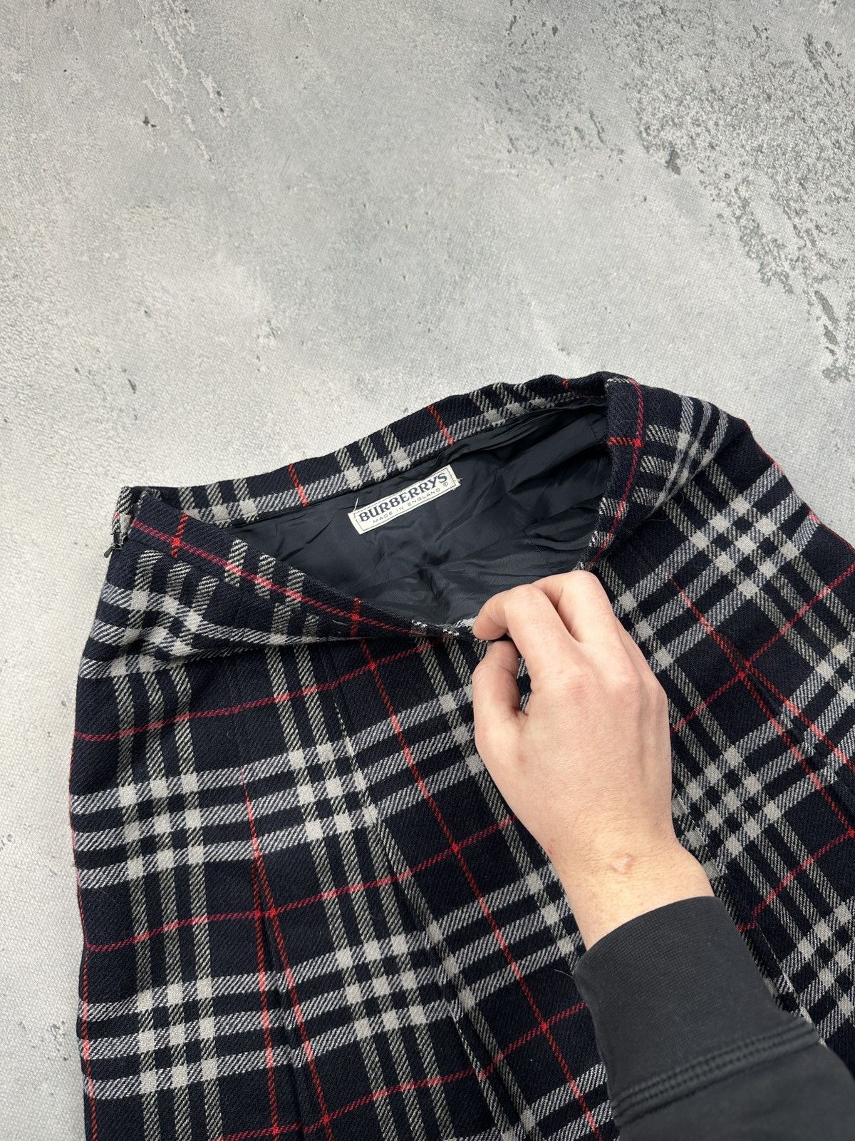Burberry Vintage Burberrys Nova Check Wool Pleated Skirt UK Heritage Size 28" / US 6 / IT 42 - 5 Thumbnail