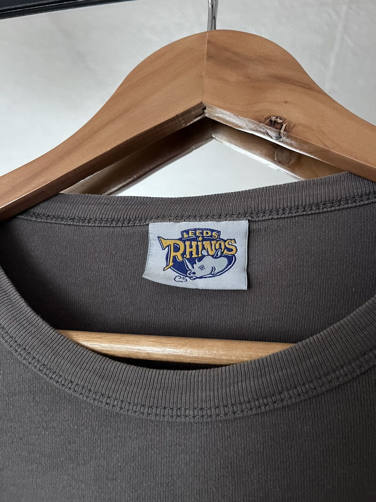 Vintage LEEDS RHINOS RUGBY LEAGUE GREY LONGSLEEVE SIZE Medium Size US M / EU 48-50 / 2 - 8 Thumbnail