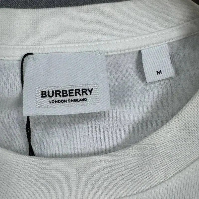 Burberry Burberry White T-Shirt with Logo Design. Size M / US 6-8 / IT 42-44 - 3 Thumbnail