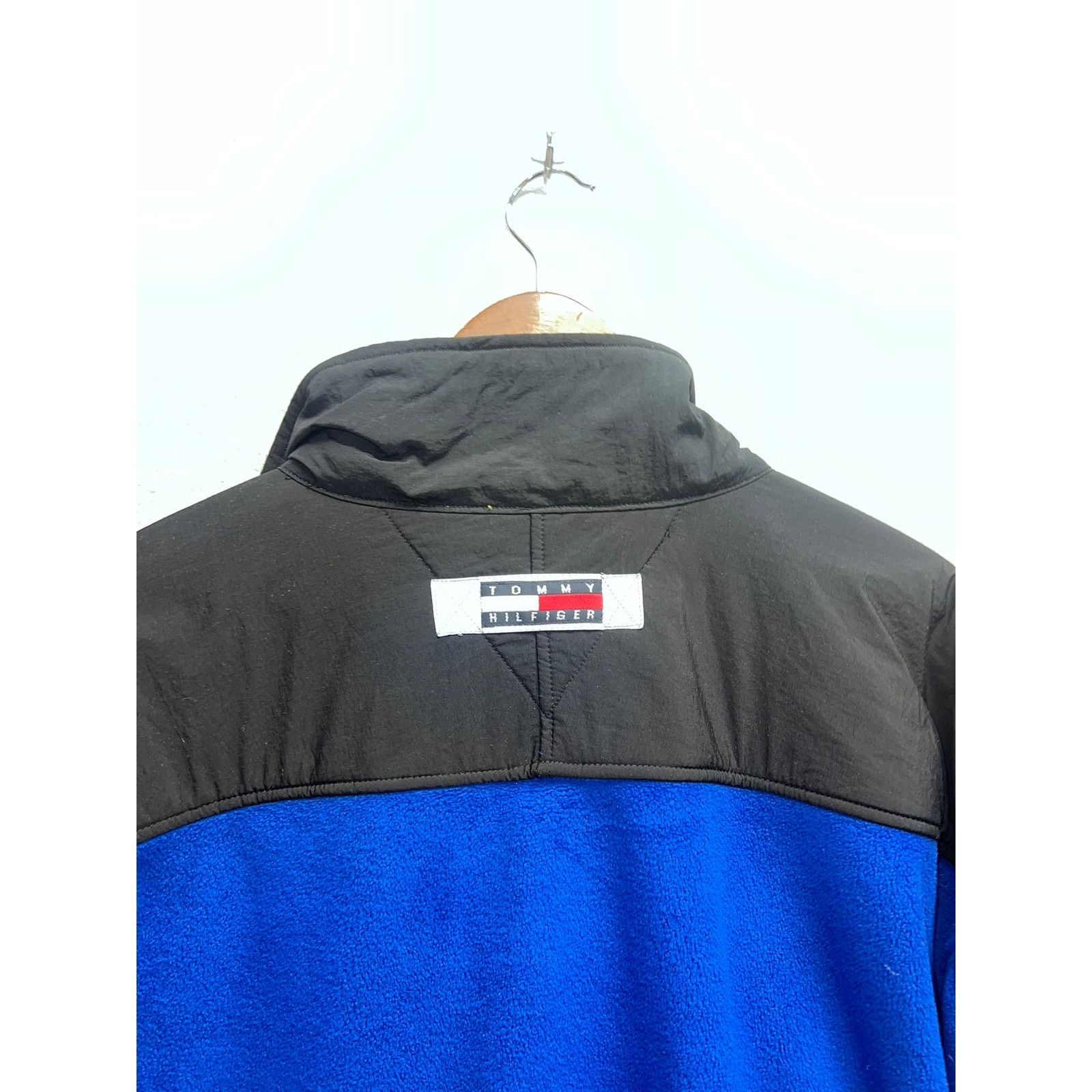 Vintage Vintage Tommy Hilfiger Fleece Jacket Blue VTG XL Pullover Size US XL / EU 56 / 4 - 9 Thumbnail