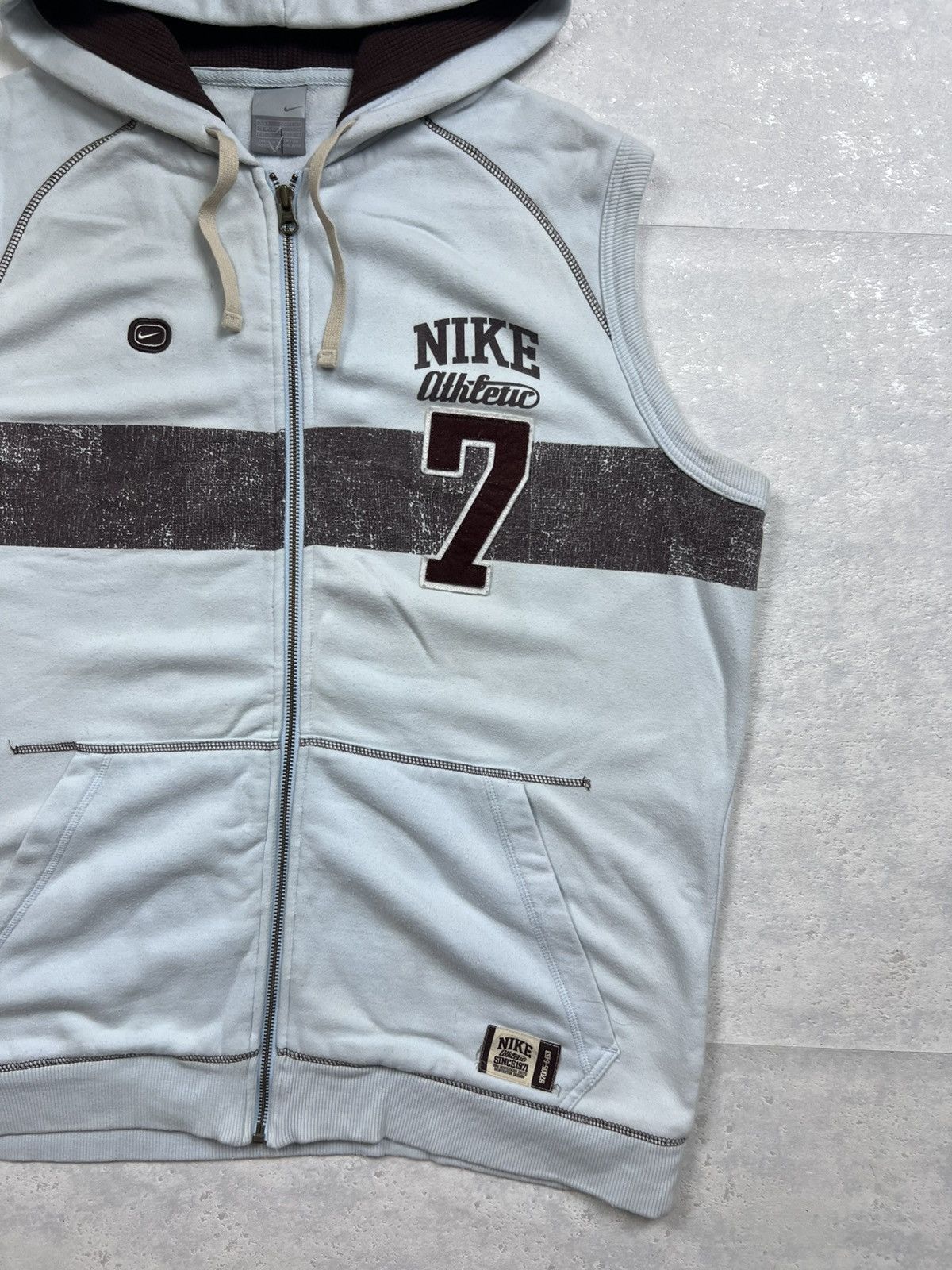 Nike 90s Nike Big Logo Vintage Oversized Sleeveless Zip Hoodie Size US XL / EU 56 / 4 - 4 Thumbnail