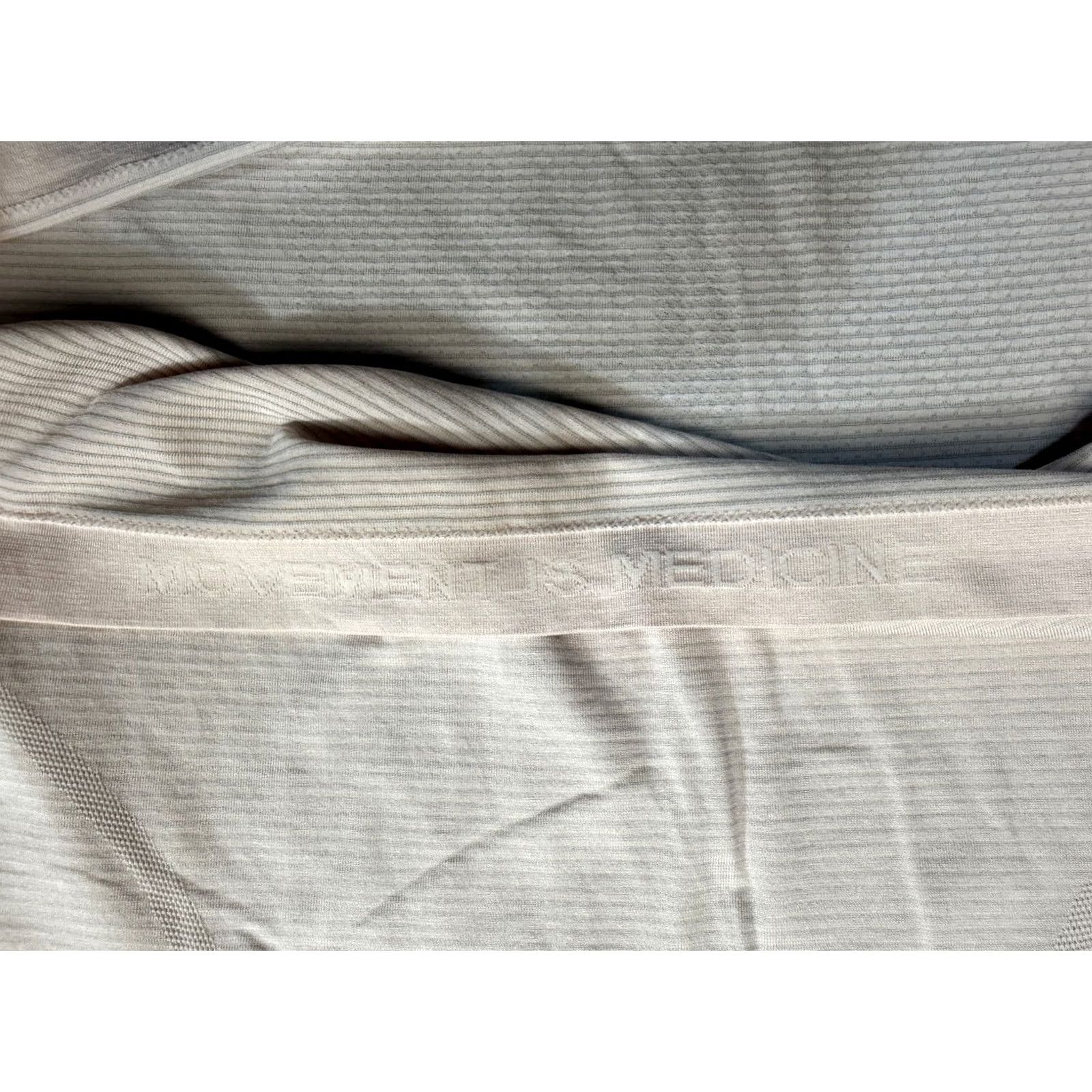 Lululemon Lululemon training top shirt long sleeve gym Peach Pink womens size 10 Size L / US 10 / IT 46 - 4 Thumbnail