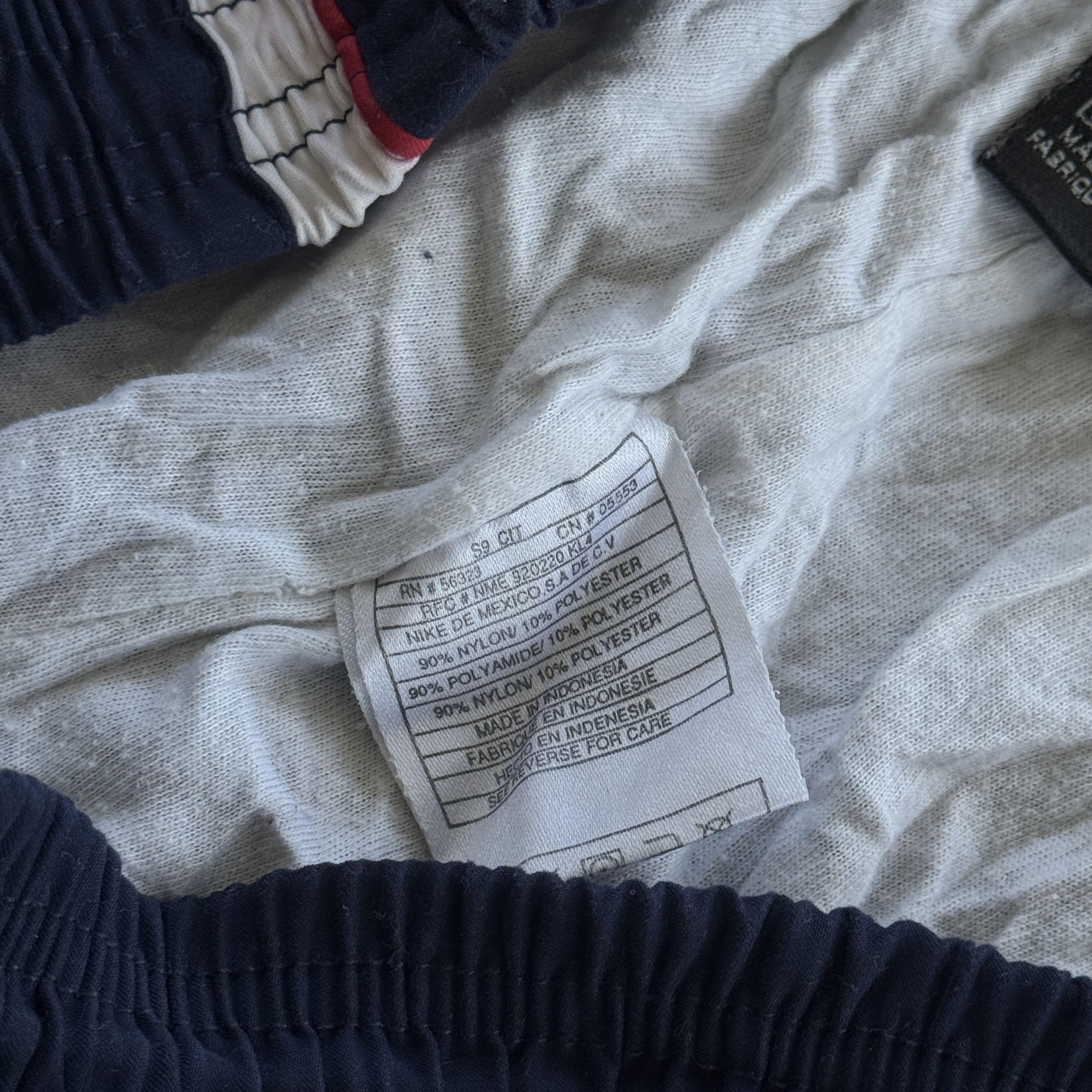 Nike Nike Navy Blue Vintage Track Pants White Red Side Stripe XL Size US 32 / EU 48 - 6 Thumbnail