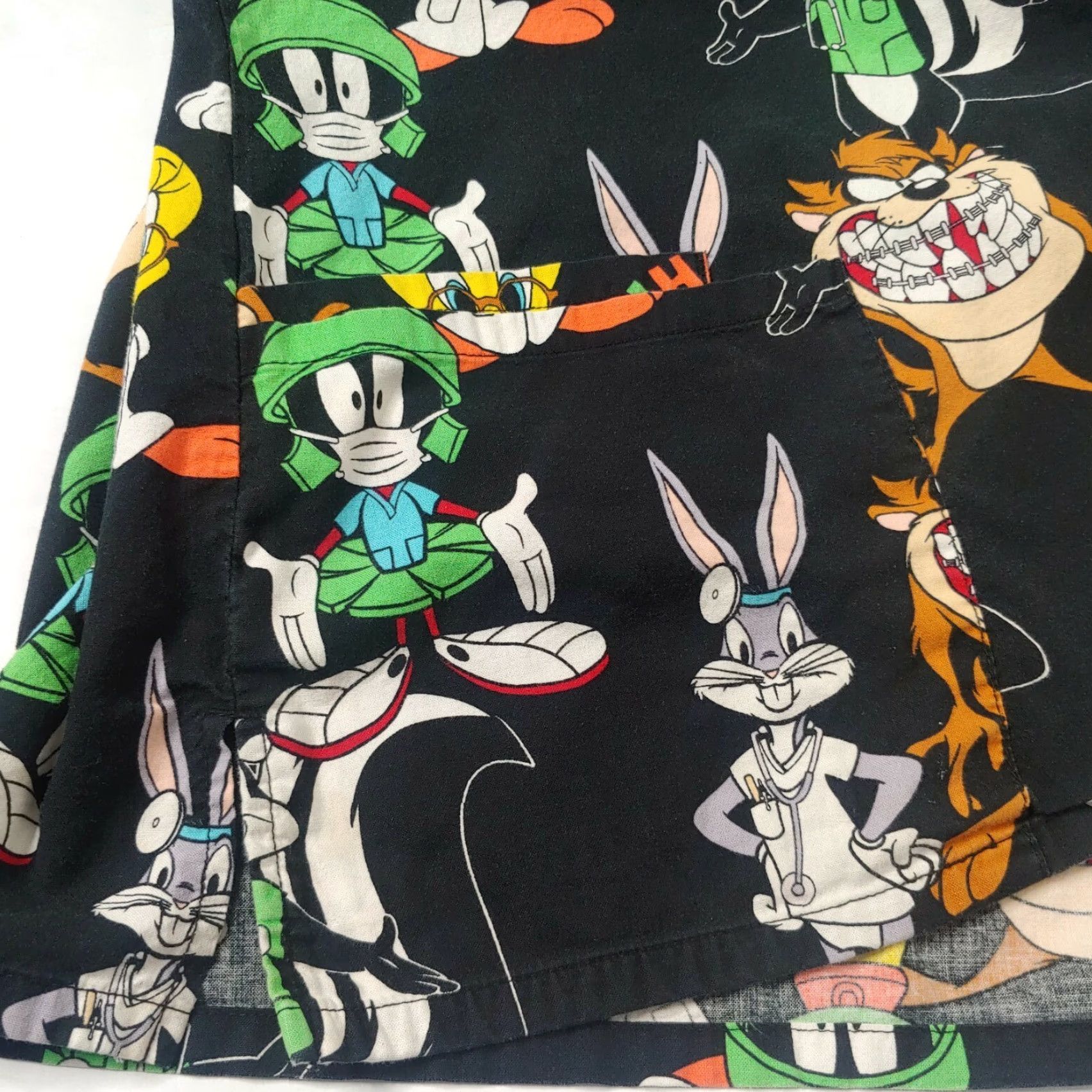 Vintage VINTAGE Looney Tunes Scrub Top - Women's L Orthodontist Dentist Black V-Neck Braces Smiles Shirt Size L / US 10 / IT 46 - 5 Thumbnail