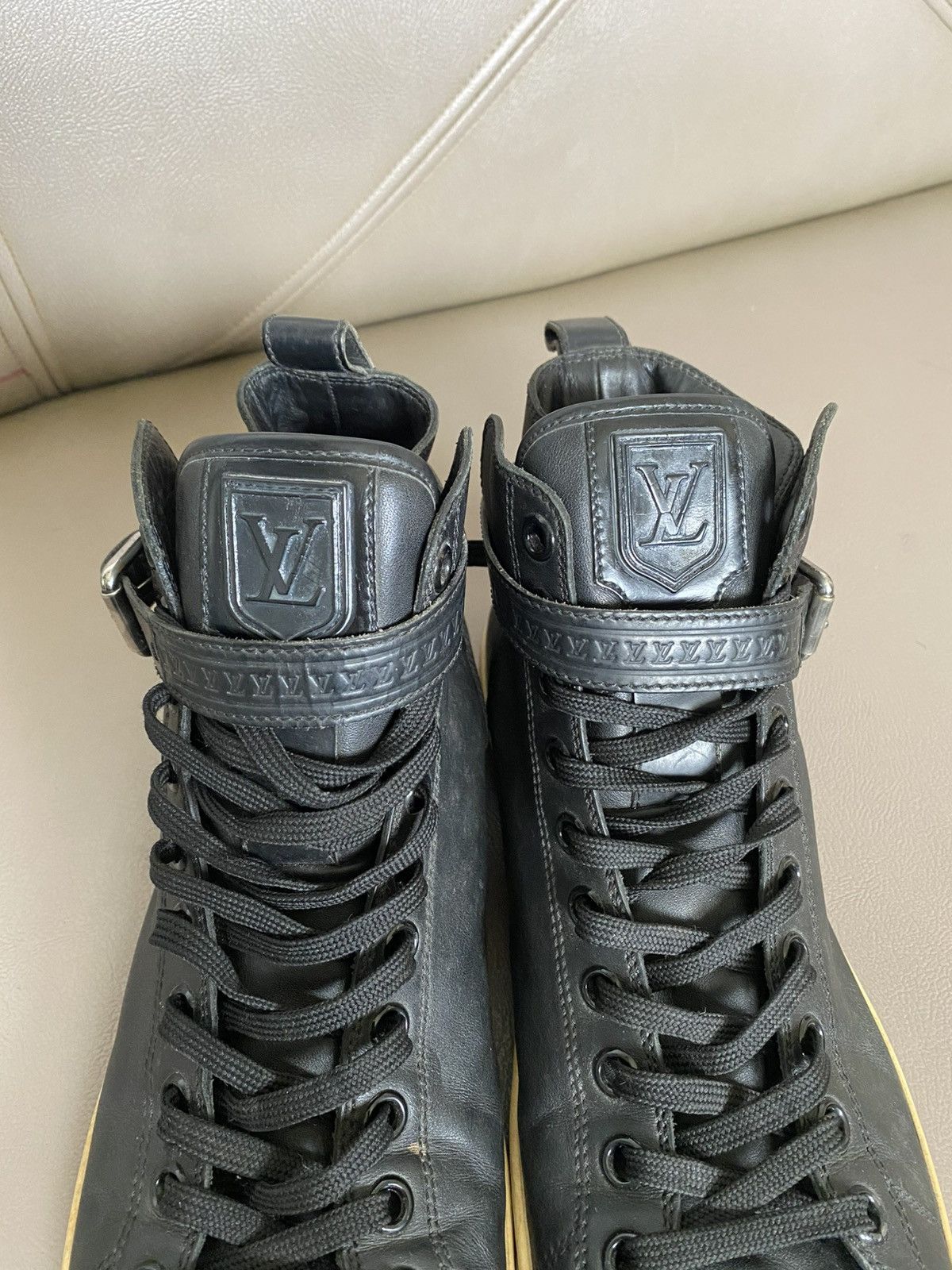 Louis Vuitton Vintage louis vuitton high top leather trainers Size US 11 / EU 44 - 6 Thumbnail