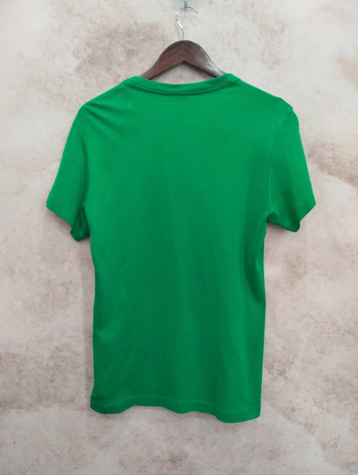 Louis Vuitton Louis Vuitton Green Logo Chain Short Sleeve L T-shirt Size L / US 10 / IT 46 - 2 Thumbnail