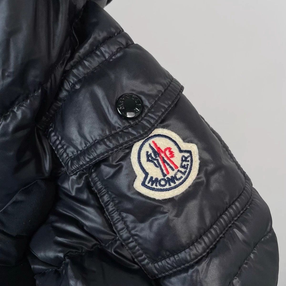Moncler Moncler Women's Lightweight Puffer Jacket Black 0 2019 Size XS / US 0-2 / IT 36-38 - 4 Thumbnail