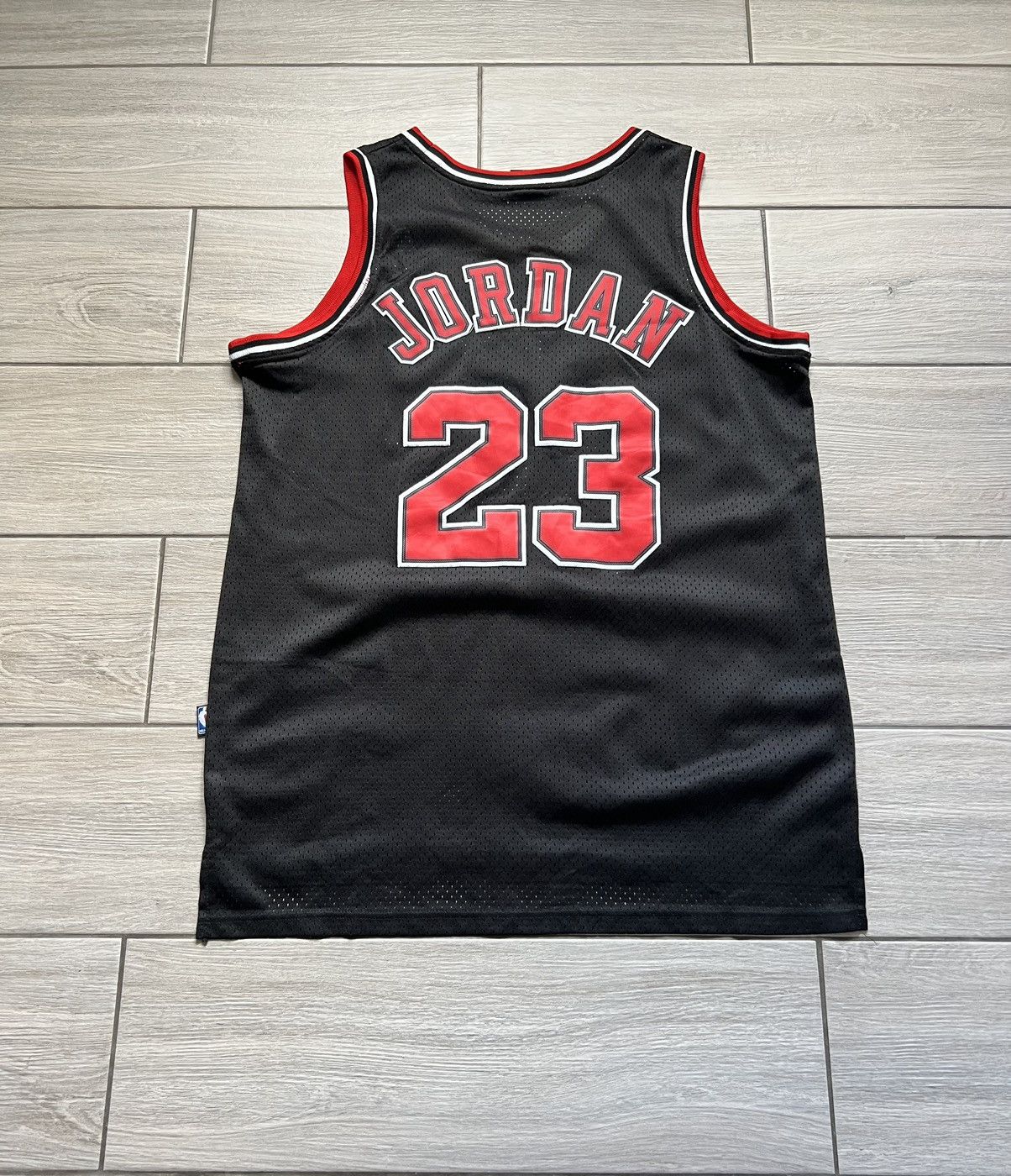 NBA Vintage 90s NIKE JORDAN NBA Chicago Bulls Jersey #23 Size US XL / EU 56 / 4 - 5 Thumbnail