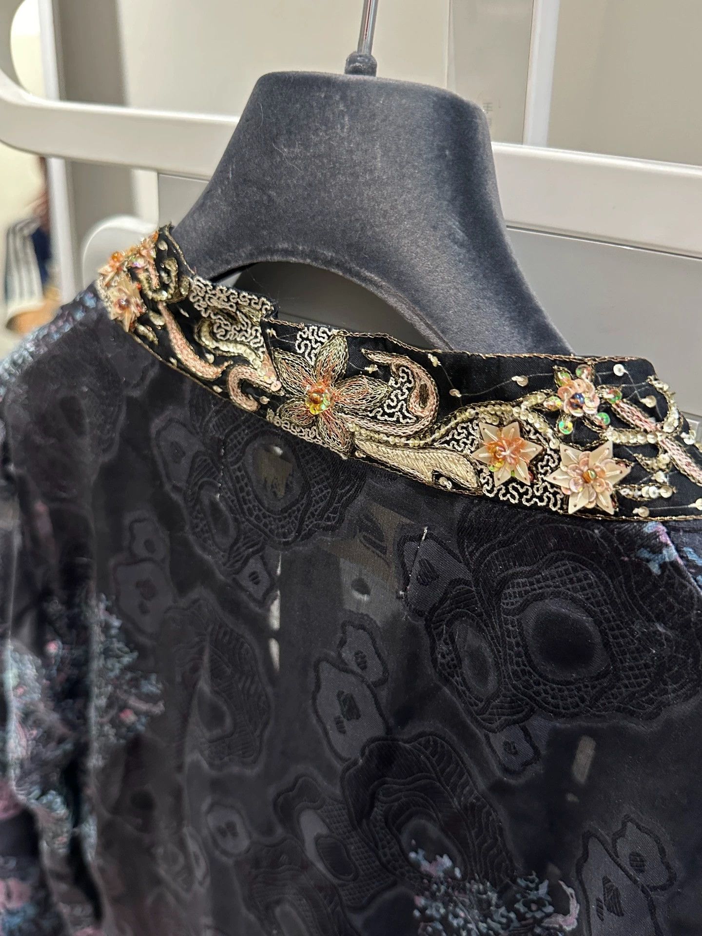 Share Spirit Homme share spirit floral silk bell sleeve shirt with sequin Size XS / US 0-2 / IT 36-38 - 6 Thumbnail