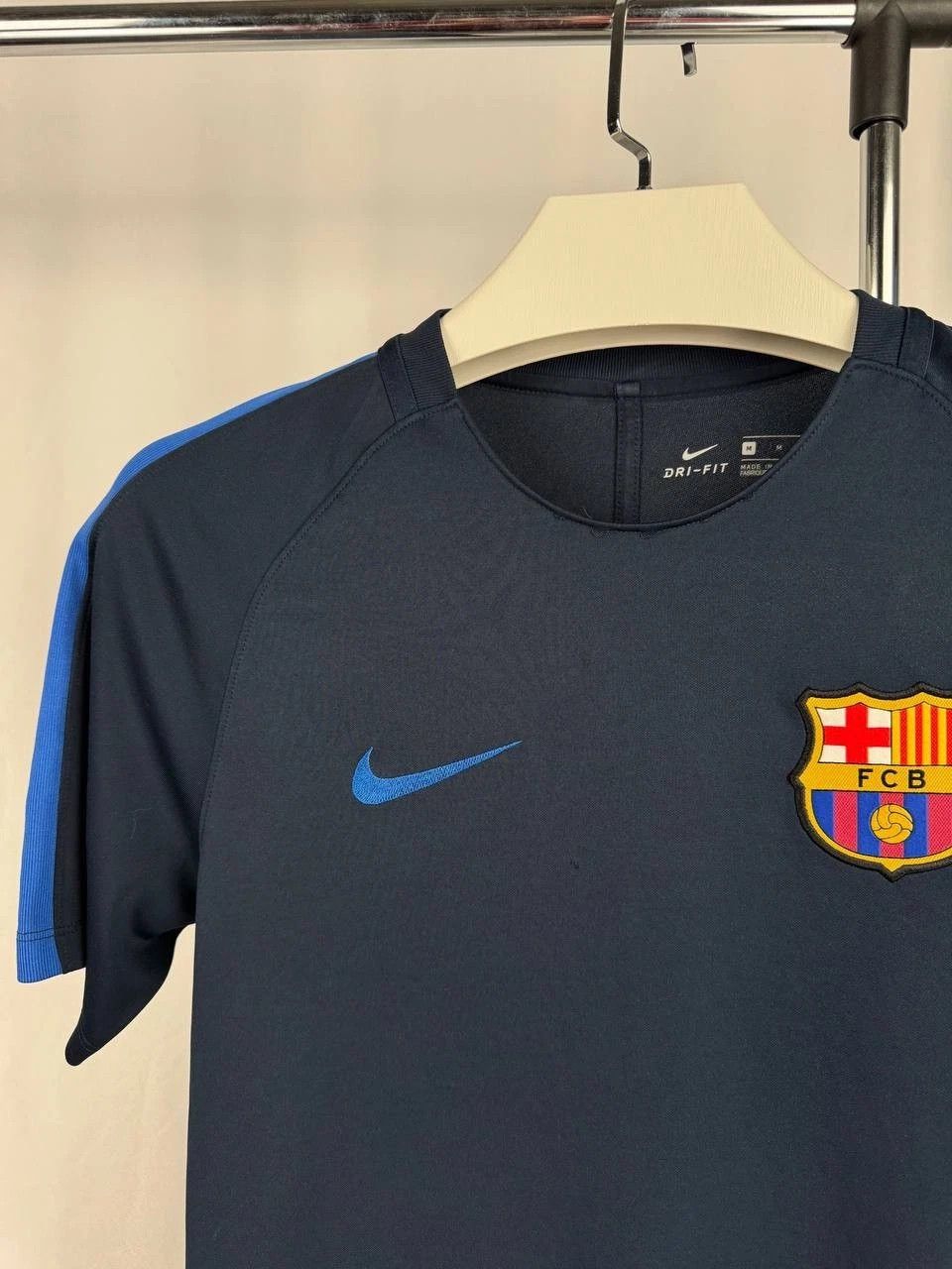 Nike Barcelona Nike 2016-2017 Football Soccer Training Jersey Size US M / EU 48-50 / 2 - 6 Thumbnail