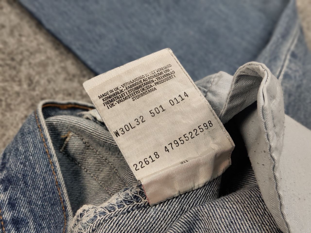 Levi's Vintage 90's levis 501 Classic Faded Denim Jeans USA Style Size US 30 / EU 46 - 17 Thumbnail