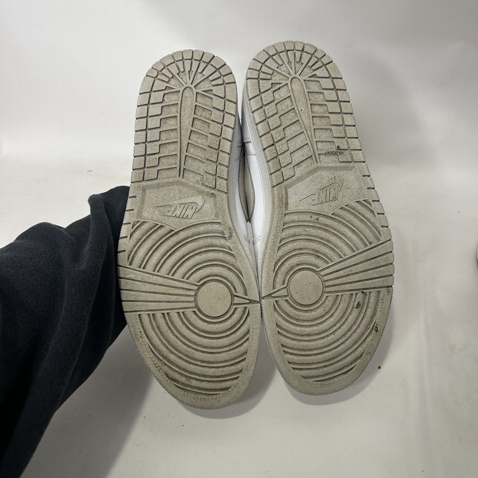 Jordan Brand Nike Air Jordan 1 Low OG “Neutral Gray” 2021 CZ0790-100 Size US 10.5 / EU 43-44 - 7 Thumbnail