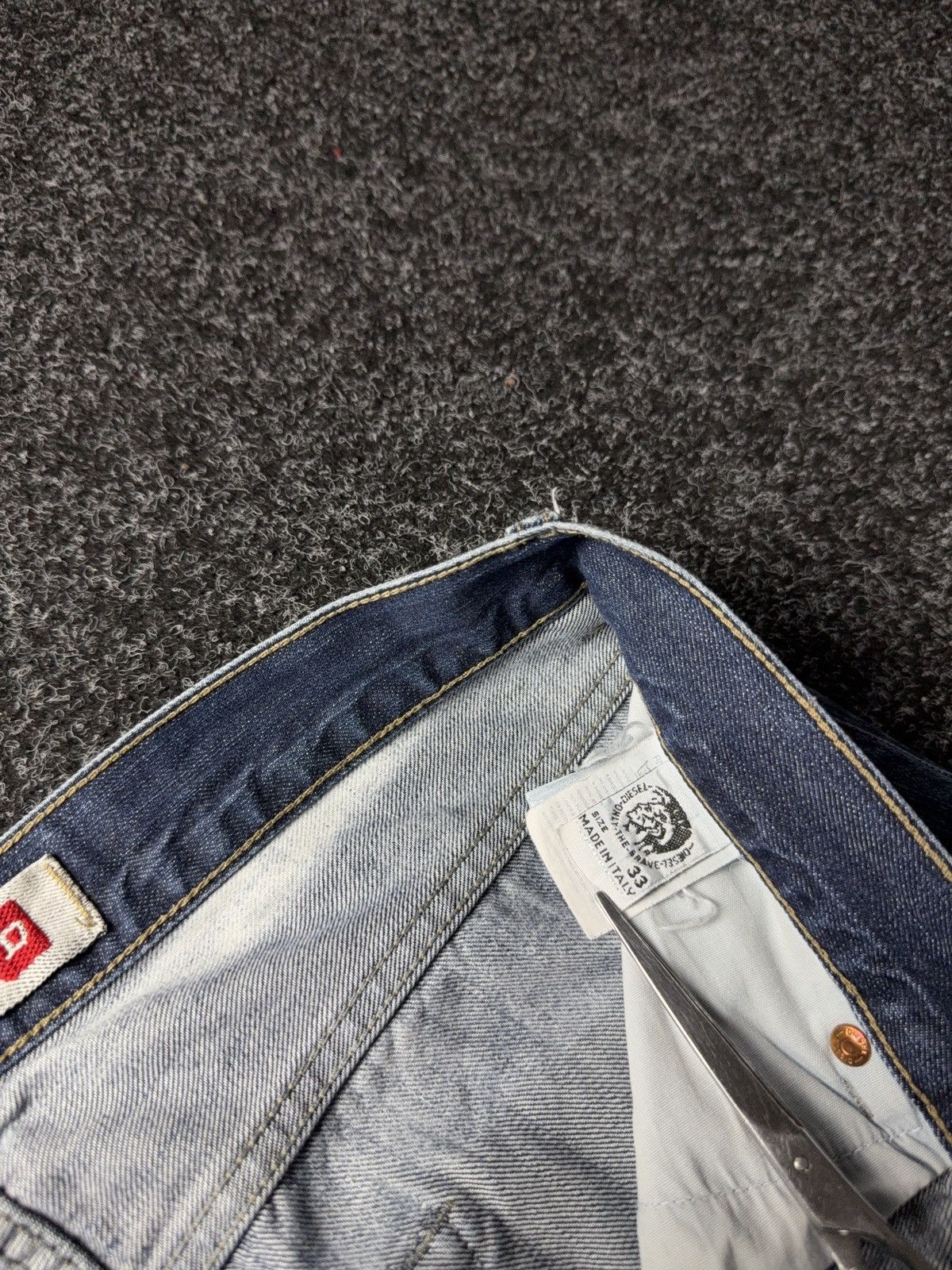 Diesel 90s Diesel Industry Zip Back Pocket Jeans Made in Italy Y2K Size US 33 - 12 Thumbnail