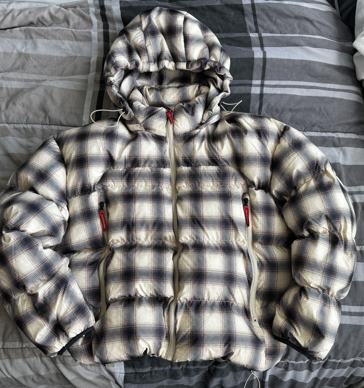 The GV Gallery Gv gallery raspberry hills plaid puffer size s Size US S / EU 44-46 / 1 - 1 Thumbnail
