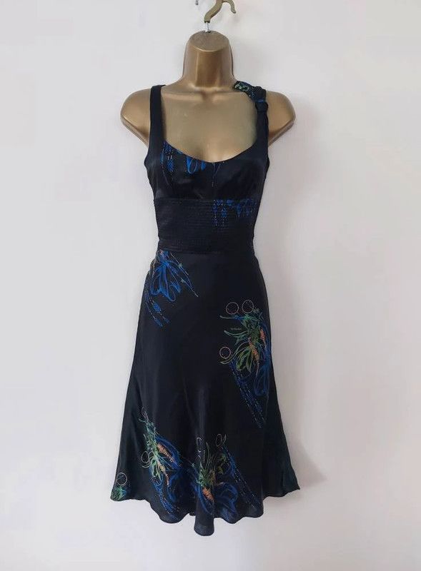 Trussardi Trussardi silk dress 8/10 Size M / US 6-8 / IT 42-44 - 1 Thumbnail