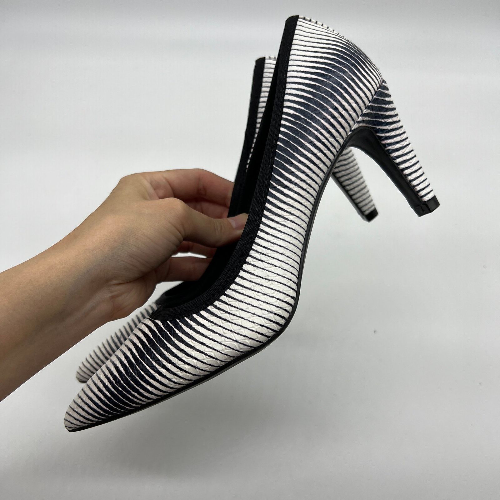 Other Lori Goldstein Collection Novelty Pumps Size 8 M Size US 8 / IT 38 - 2 Thumbnail
