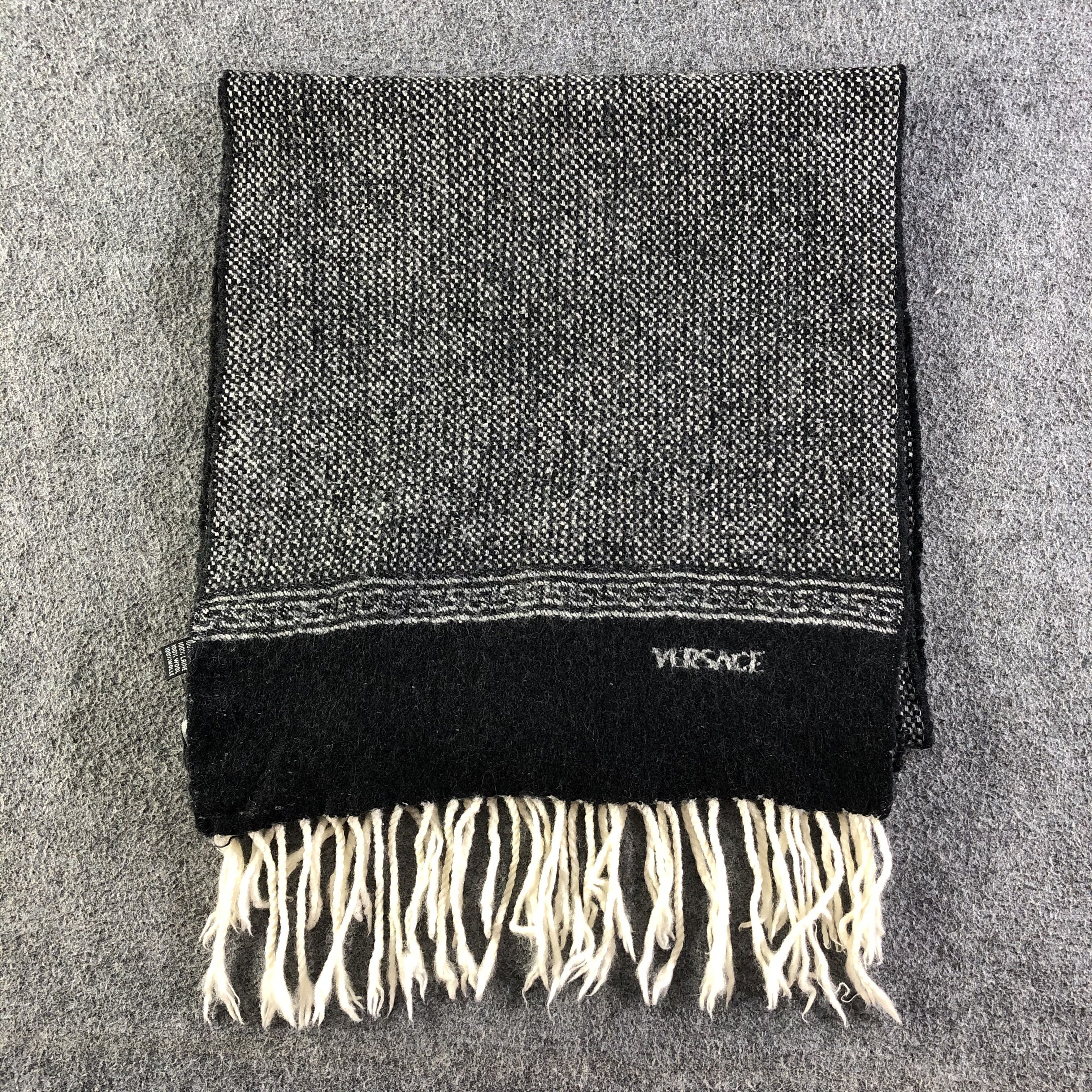 Versace Versace Wool Scarf / Muffler / Neckwear P612 Size ONE SIZE - 3 Thumbnail