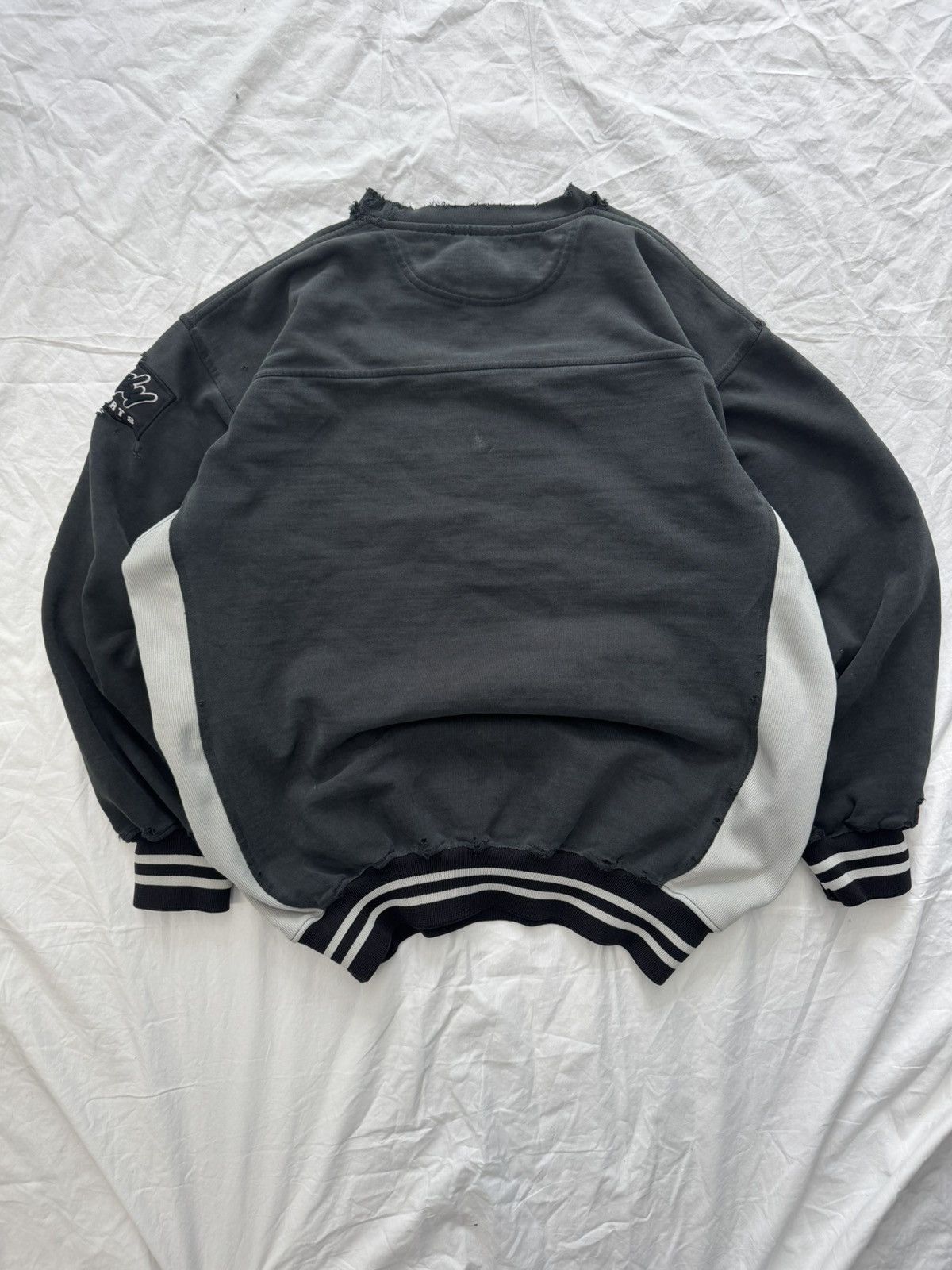 Fubu Vintage Faded and Distressed Fubu Oversized Cropped Crewneck Size US XL / EU 56 / 4 - 6 Thumbnail