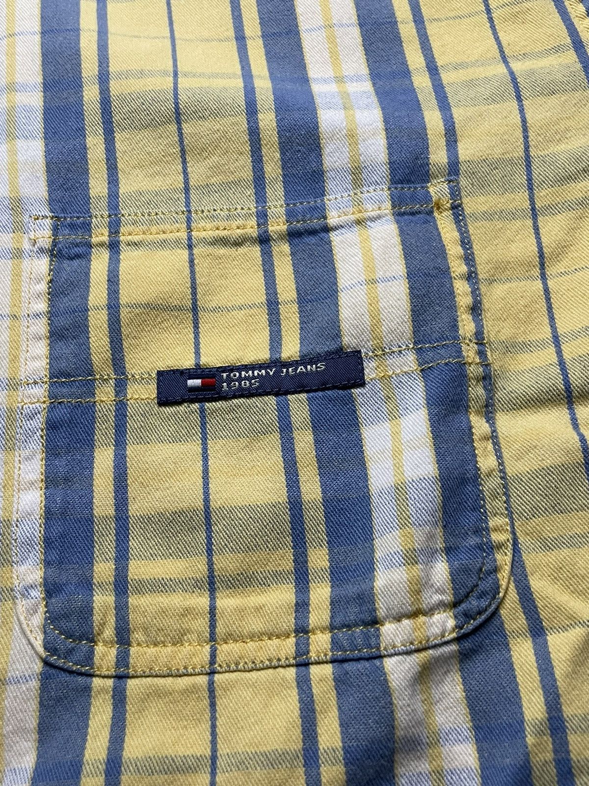 Tommy Jeans Vintage y2K Tommy Jeans blue & yellow button up shirt Size US M / EU 48-50 / 2 - 5 Thumbnail