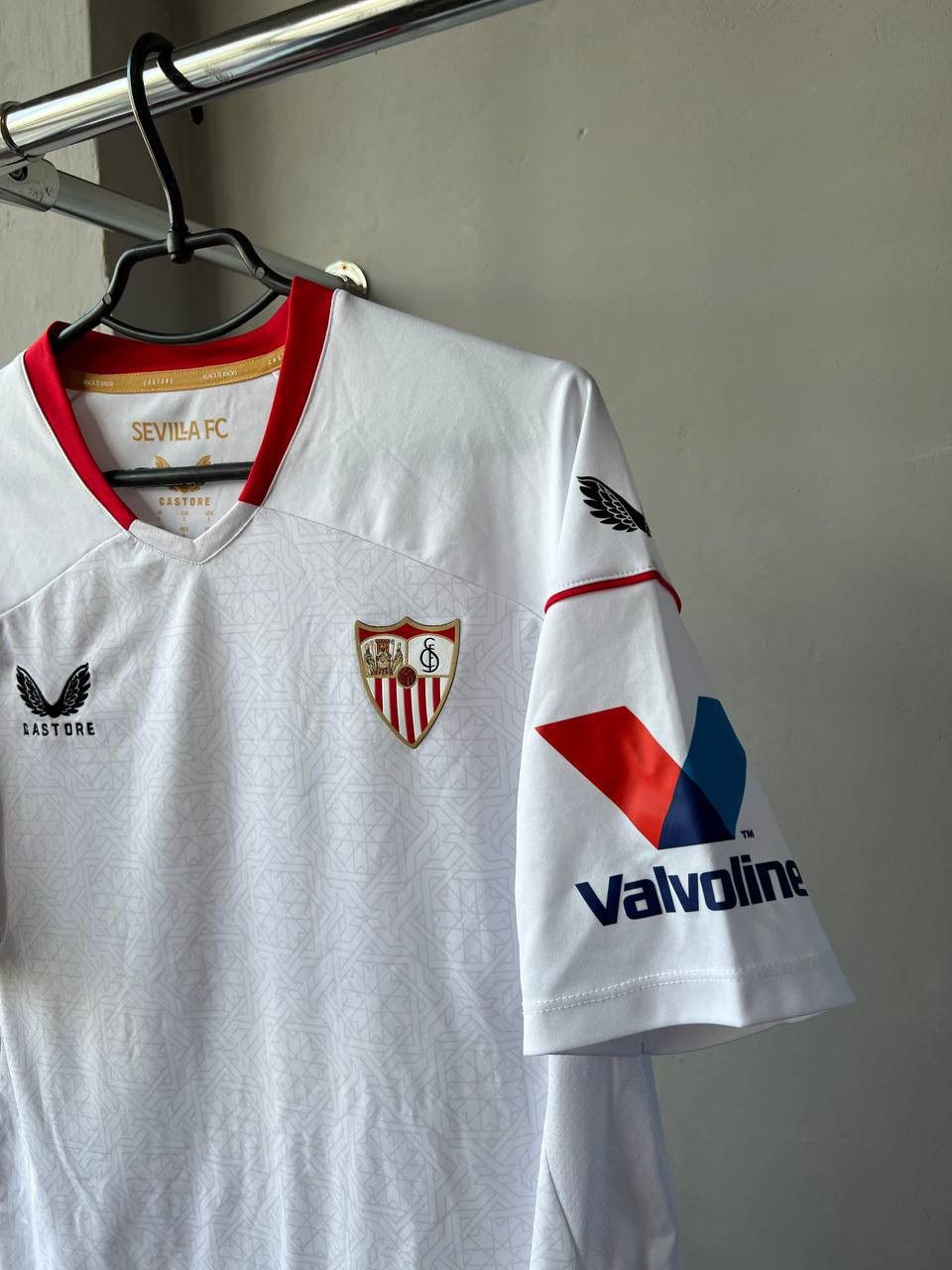 Castore 2022/23 SEVILLA FC HOME SOCCER JERSEY FOOTBALL SHIRT CASTORE Size US L / EU 52-54 / 3 - 5 Thumbnail