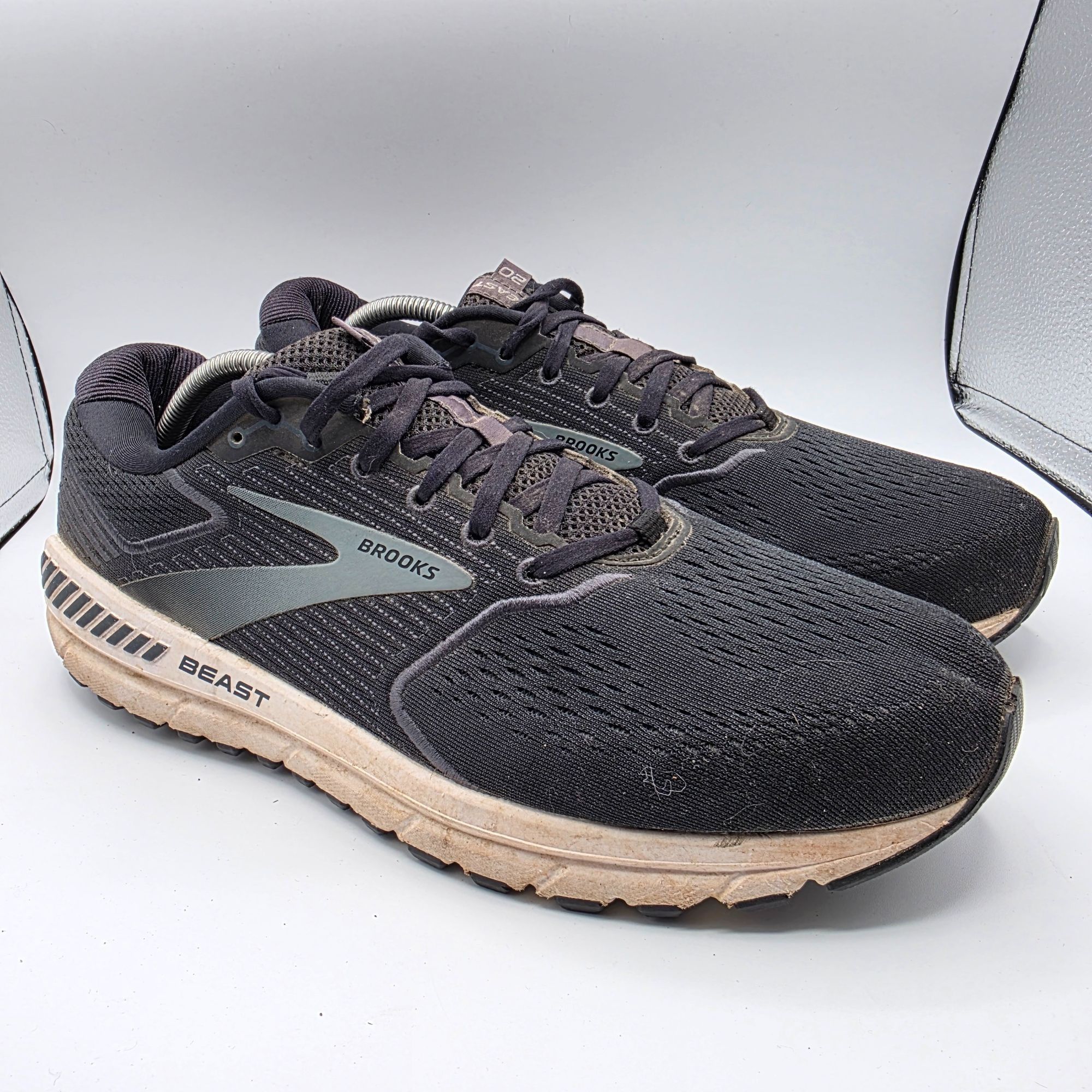 Brooks Brooks Beast 20 Mens Size 12.5 Black Athletic Shoes Walking Size US 12.5 / EU 45-46 - 1 Thumbnail