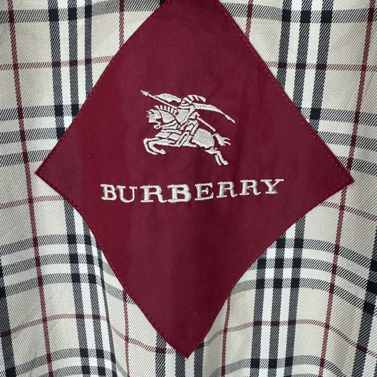 Burberry ☀️BURBERRY QUILTED RED SLEEVELESS JACKET Size M / US 6-8 / IT 42-44 - 10 Thumbnail