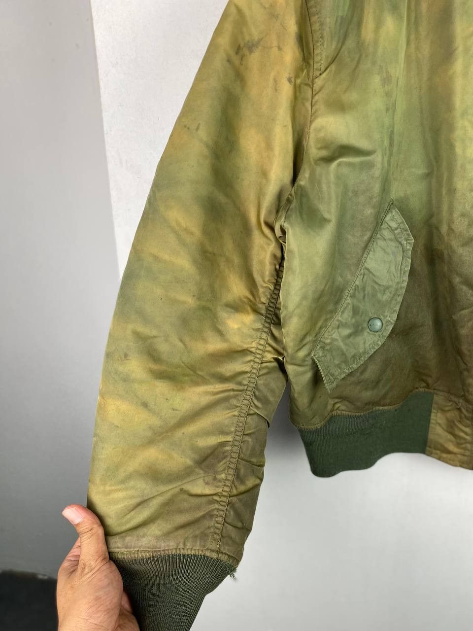 Alpha Industries alpha industries thrashed bomber jacket Size US L / EU 52-54 / 3 - 4 Thumbnail