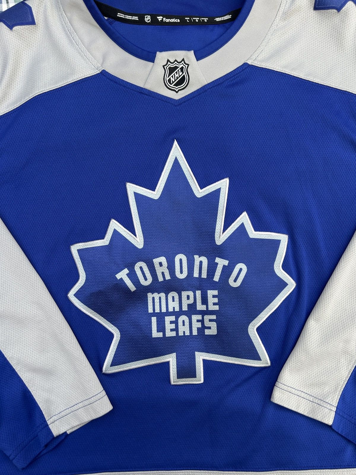 NHL 2021 Toronto Maple Leafs Reverse Retro NHL Jersey Size US L / EU 52-54 / 3 - 3 Thumbnail
