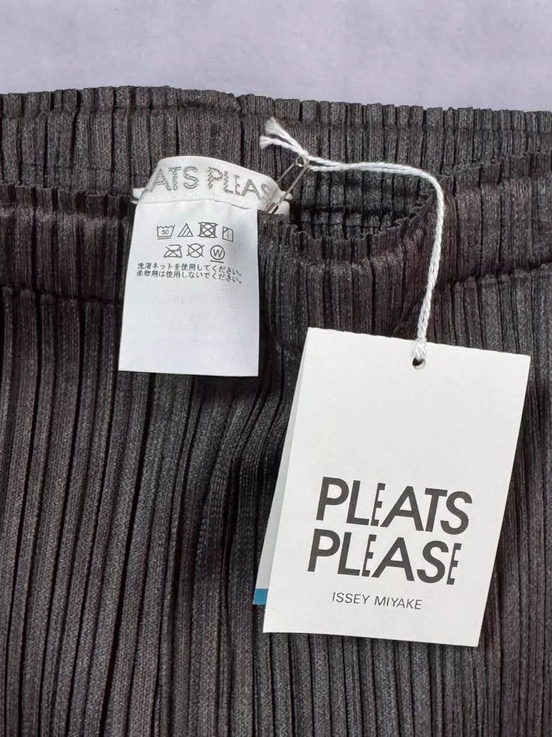 Issey Miyake Issey Miyake size:3 Black pleated trousers Size 22" - 4 Thumbnail