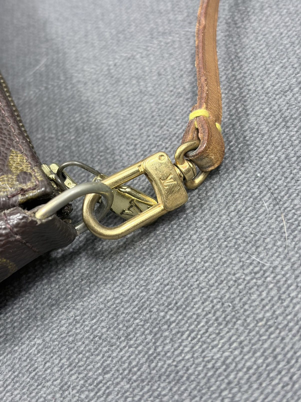 Louis Vuitton Louis Vuitton Pochette Accessories Vintage Handbag Size ONE SIZE - 9 Thumbnail