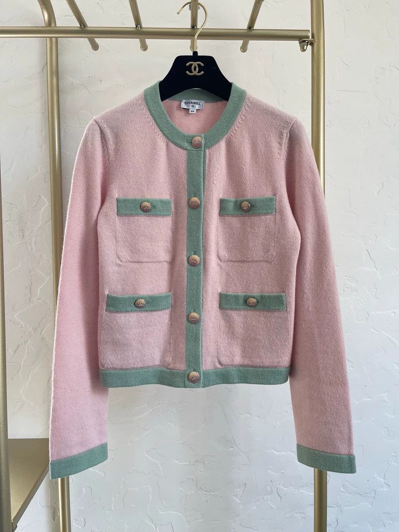 Chanel Chanel 24c pink green cashmere cardigan coat Size XXS / US 00 / IT 34 - 1 Thumbnail