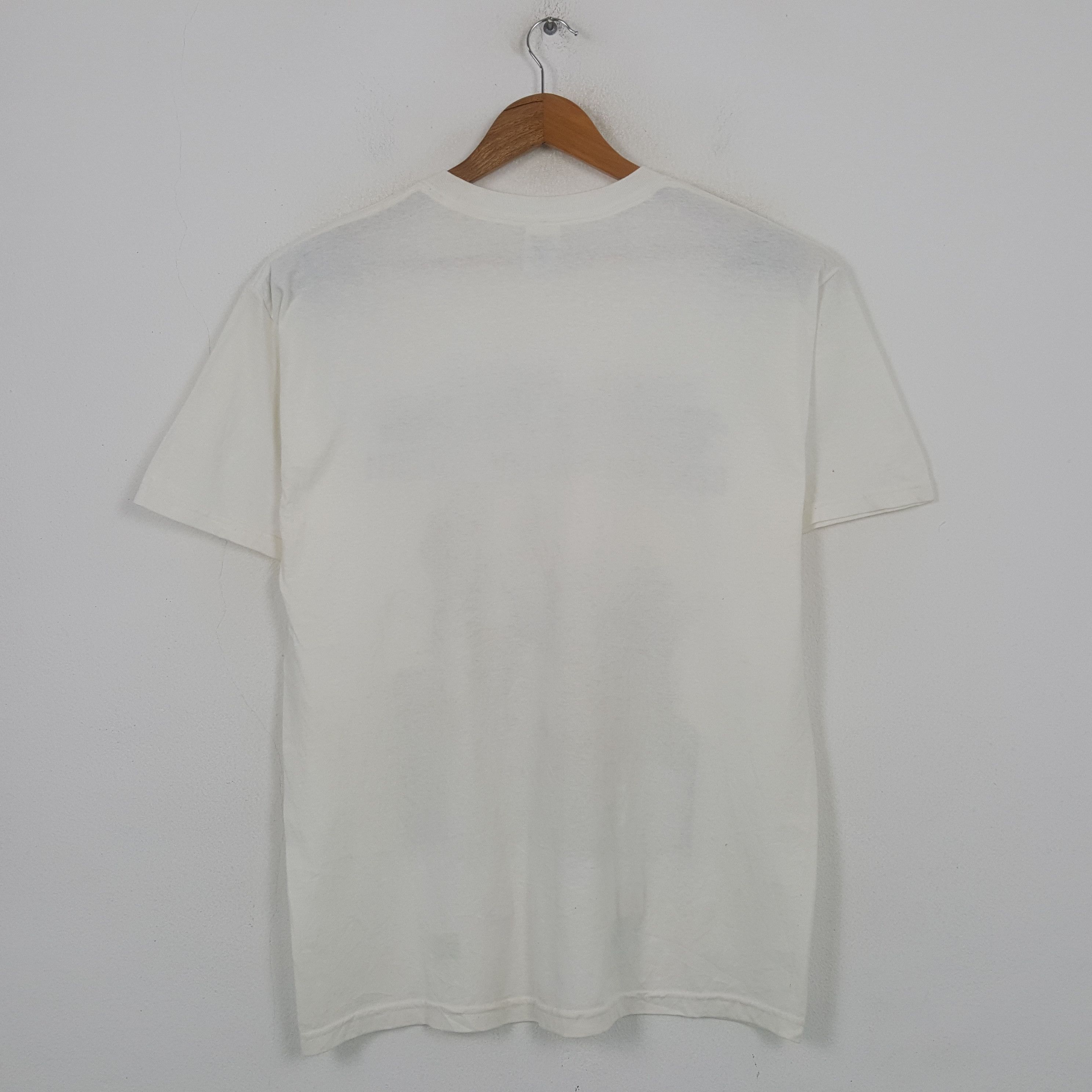 Band Tees Vintage They Black Eyed Peas US Group Singer T-shirt RR1 Size US L / EU 52-54 / 3 - 3 Thumbnail