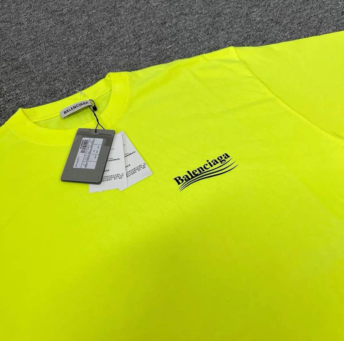Balenciaga Balenciaga Neon Yellow Logo T-Shirt Size US M / EU 48-50 / 2 - 4 Thumbnail