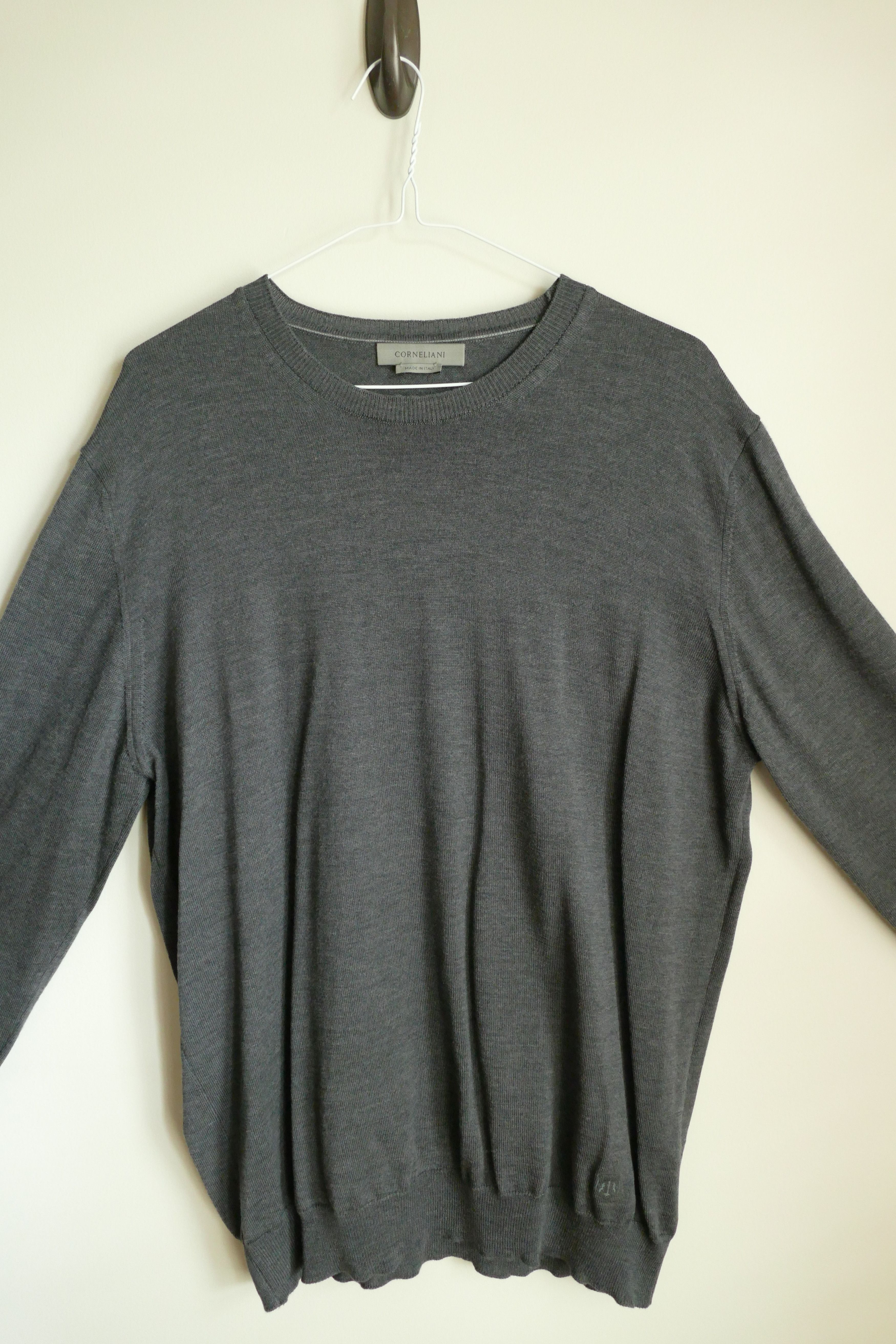 Corneliani mens gray crewneck