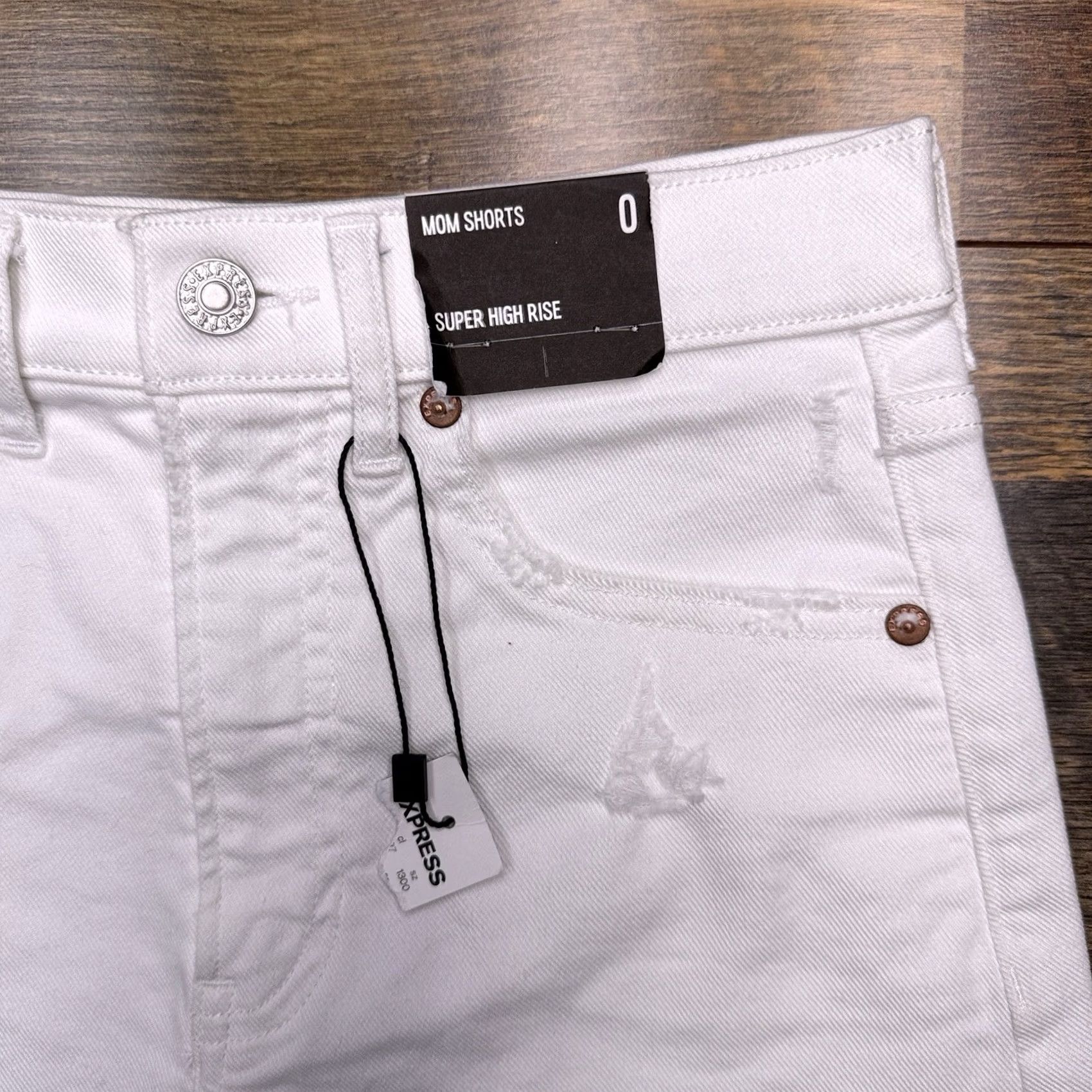 Express Express Short White Super High Rise Stretch Mom Denim 0 Wool? Size 25" / US 0 / IT 36 - 6 Thumbnail