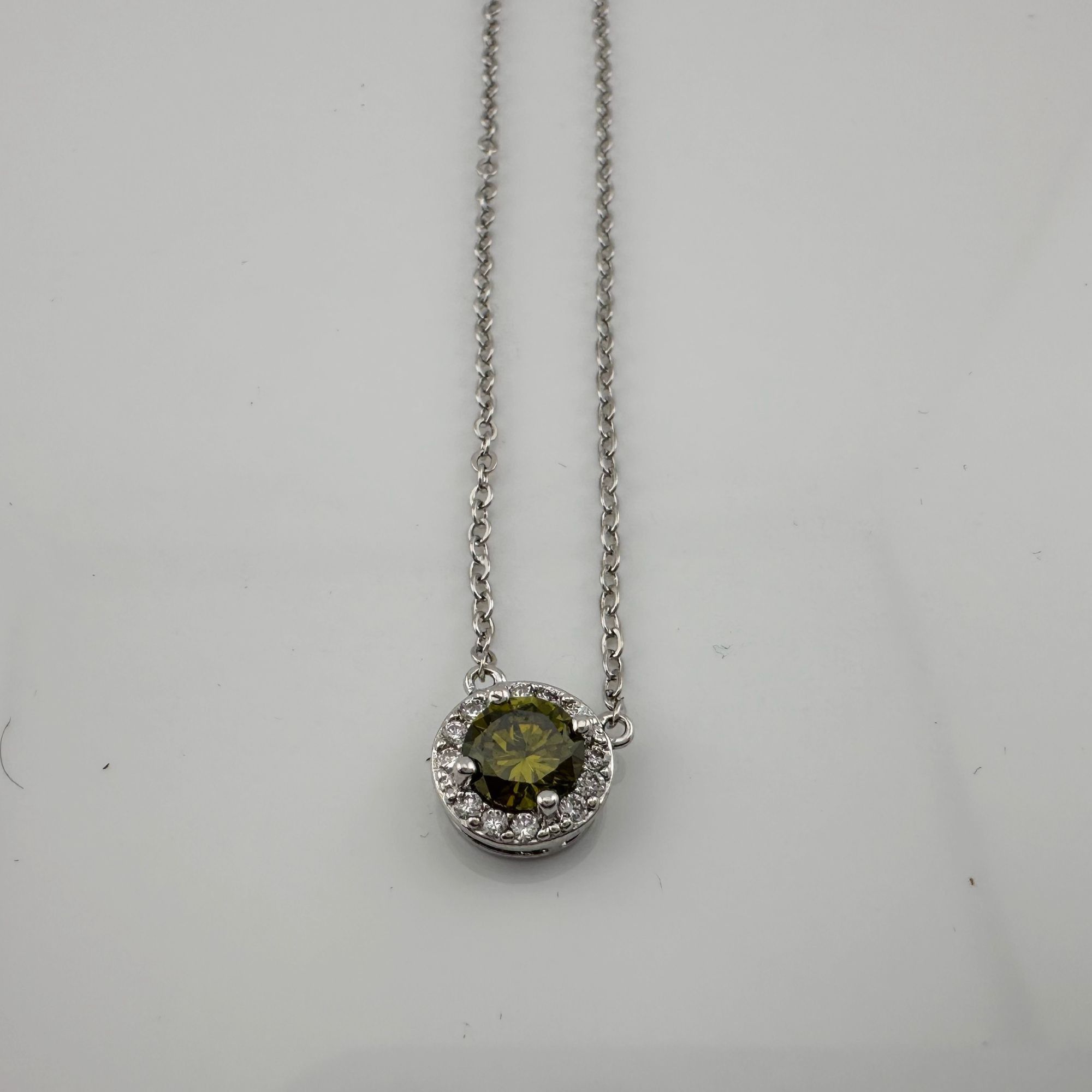 Other Beautiful Green Peridot & White Topaz Round Halo Necklace an Size ONE SIZE - 9 Thumbnail