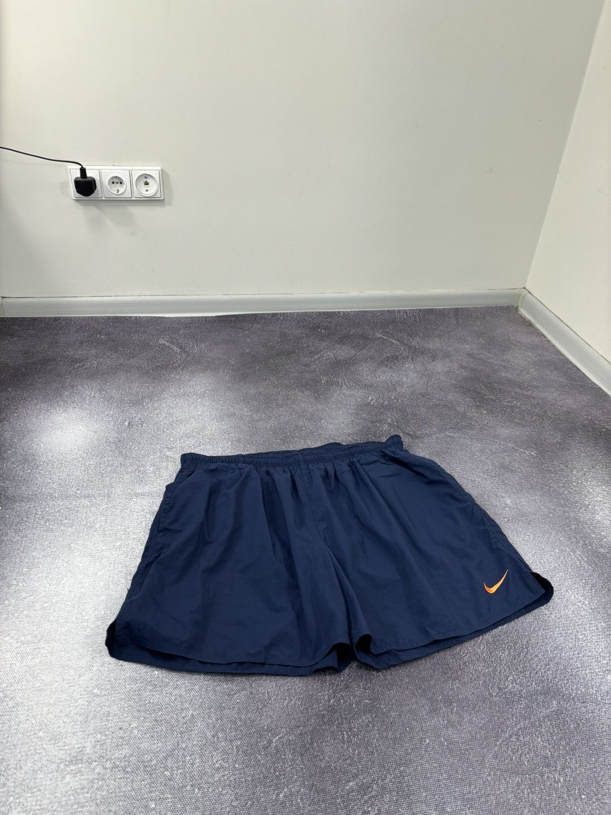 Nike Vintage 90s Nike Y2K Big Swoosh Retro Hype Nylon Shorts Size US 38 / EU 54 - 3 Thumbnail