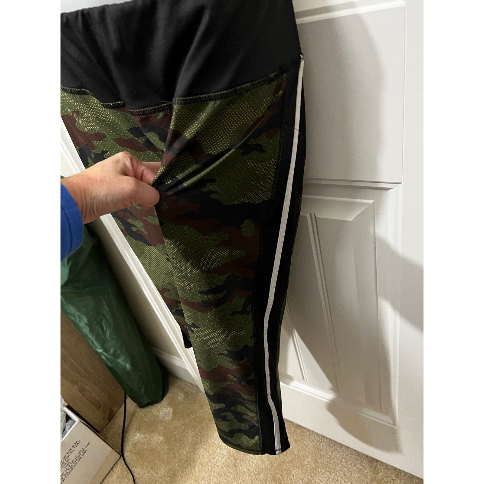 Athletic Works XXL 19" Printed Core Performance Capris Pants Camouflage Size 42" / US 20 - 7 Thumbnail