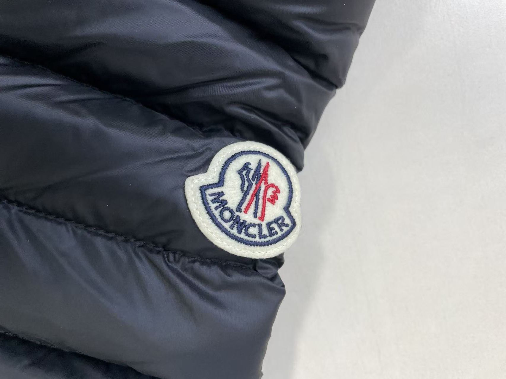 Moncler Moncler Lge Hooded Quilted Navy Down Jacket Size XS / US 0-2 / IT 36-38 - 3 Thumbnail