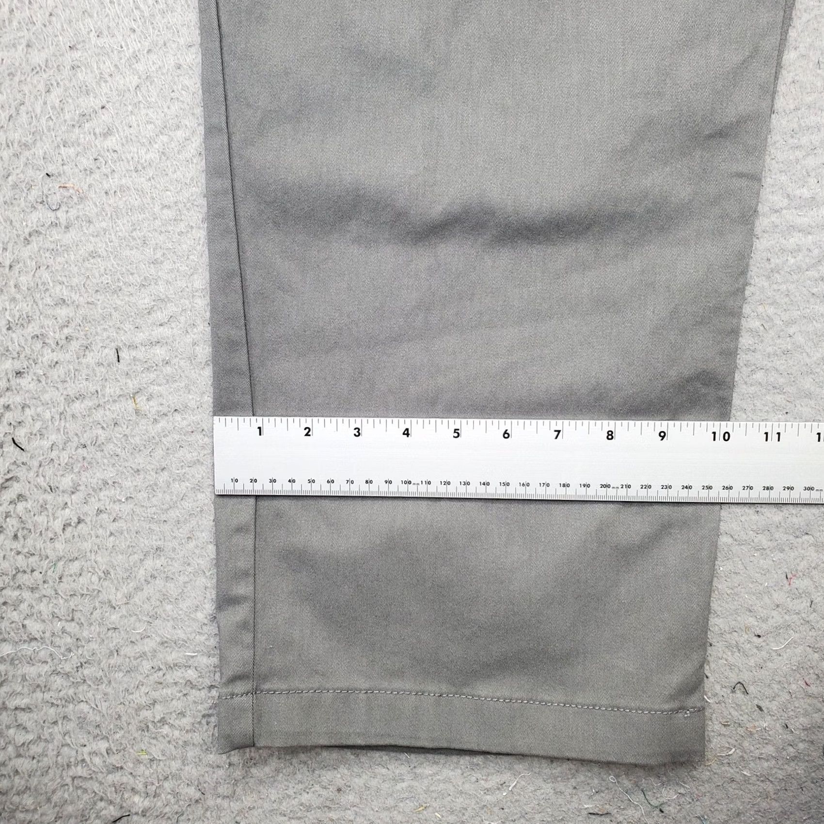 Izod IZOD Pants Mens 46x30 Gray Performance Stretch Non-Iron Flat Front Straight Leg Shirt Size US 30 / EU 46 - 5 Thumbnail