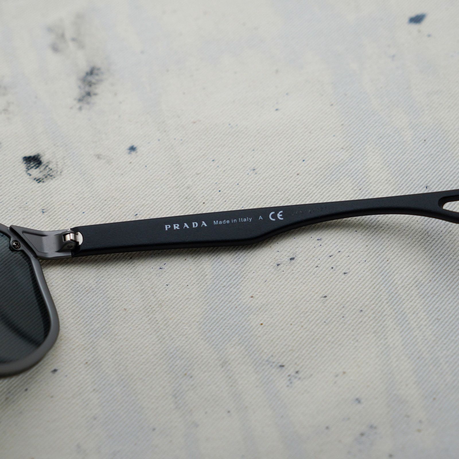 Prada Prada linea rossa sps 61u black wrap shield logo sunglasses Size ONE SIZE - 4 Thumbnail