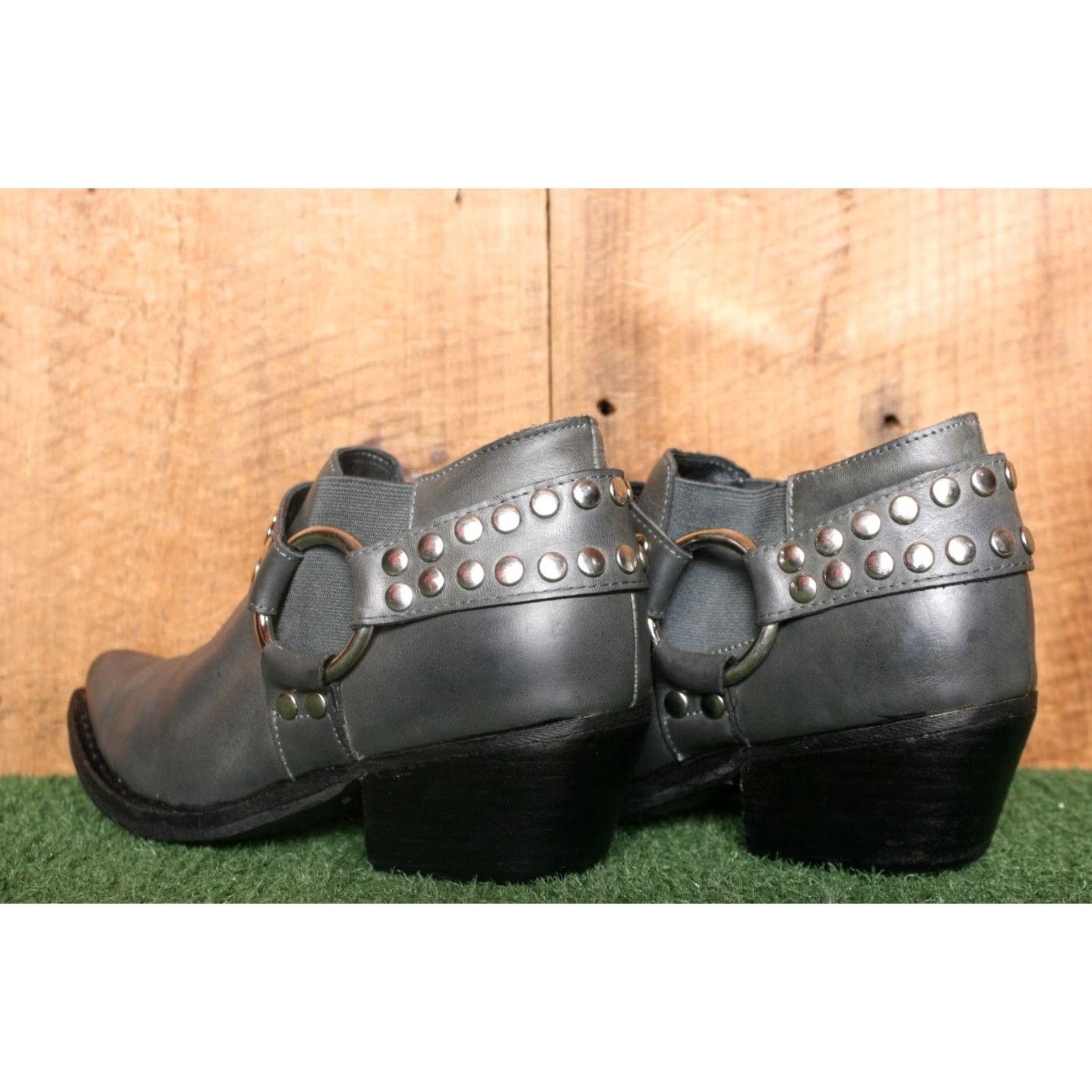 Jeffrey Campbell JEFFREY CAMPBELL Gray Leather Studded O-Ring Harness Low Ankle Booties Sz. 7 Womens Bootie Leather Gray 7 Size ONE SIZE - 3 Thumbnail