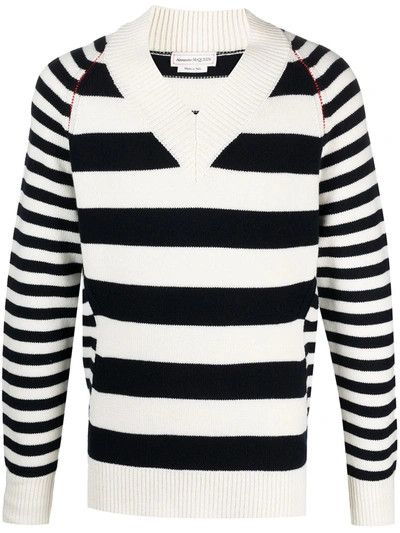 Alexander McQueen o1y1024 Sweater in White & Black Size US M / EU 48-50 / 2 - 1 Thumbnail