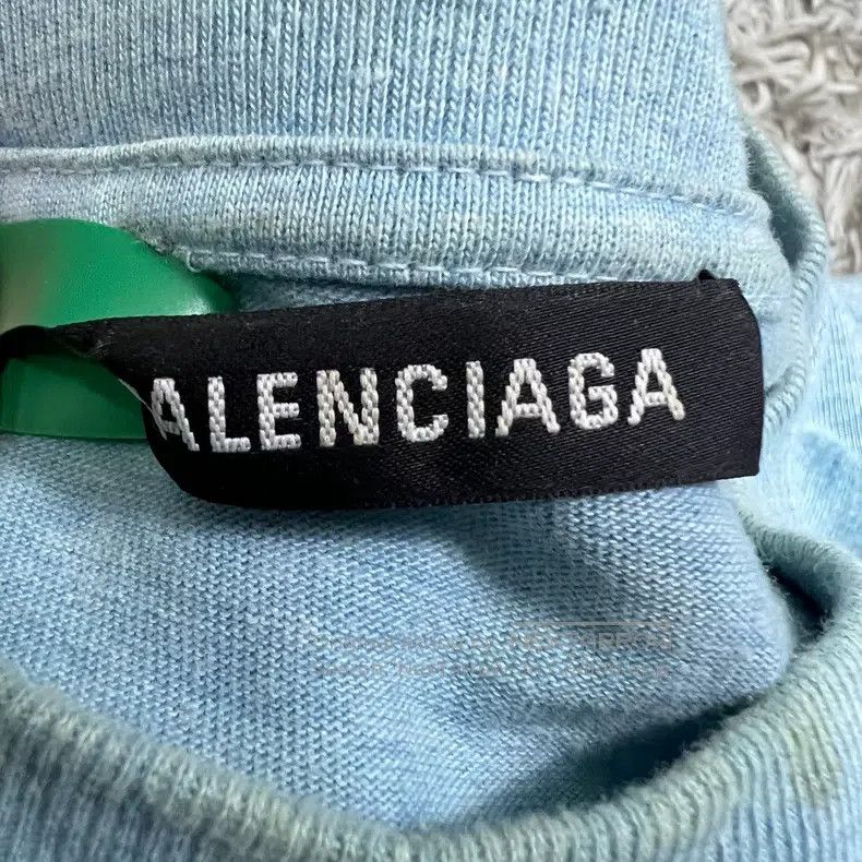 Balenciaga Balenciaga Short Sleeve T-Shirt Size L Size US L / EU 52-54 / 3 - 2 Thumbnail