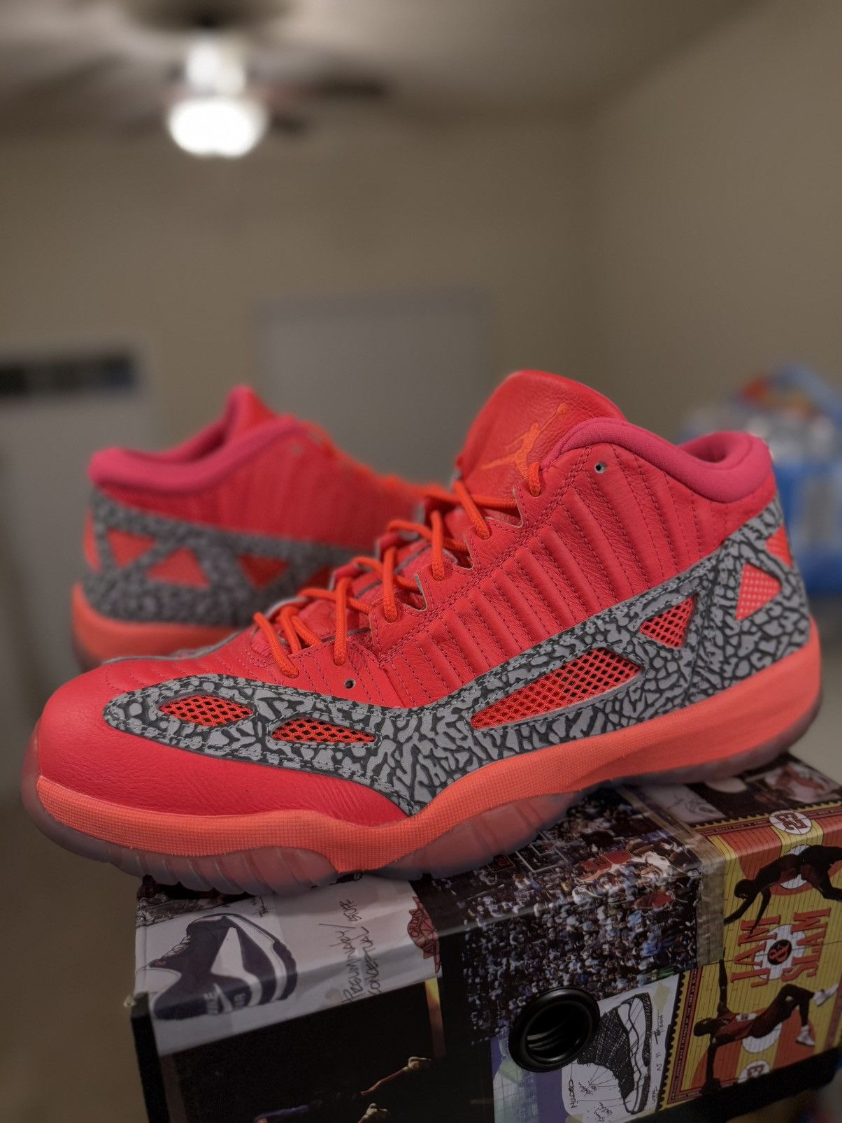 Jordan Brand × Nike Jordan 11 XI Flash Red Crimson Size 14 RARE Size US 14 / EU 47 - 4 Thumbnail