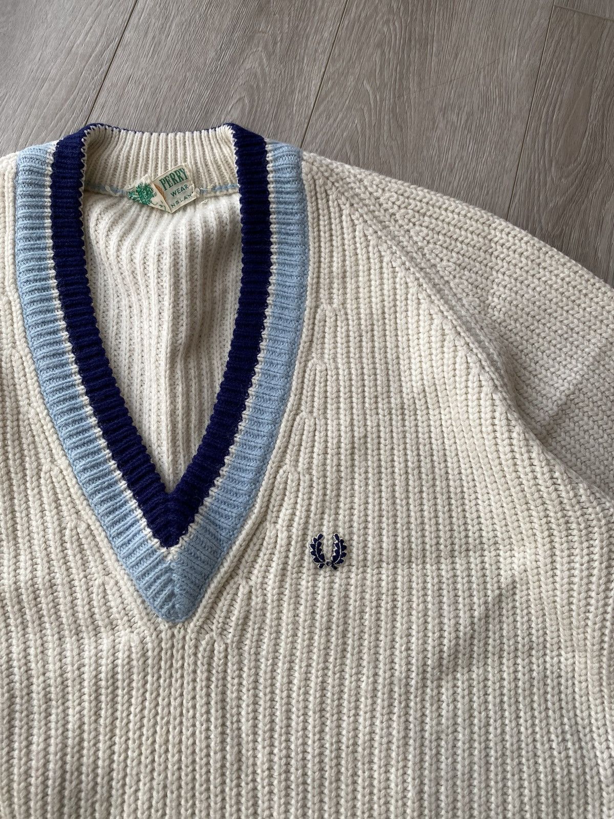Fred Perry × Vintage Fred Perry vintage v neck sweater knit white tennis cable Size US M / EU 48-50 / 2 - 4 Thumbnail