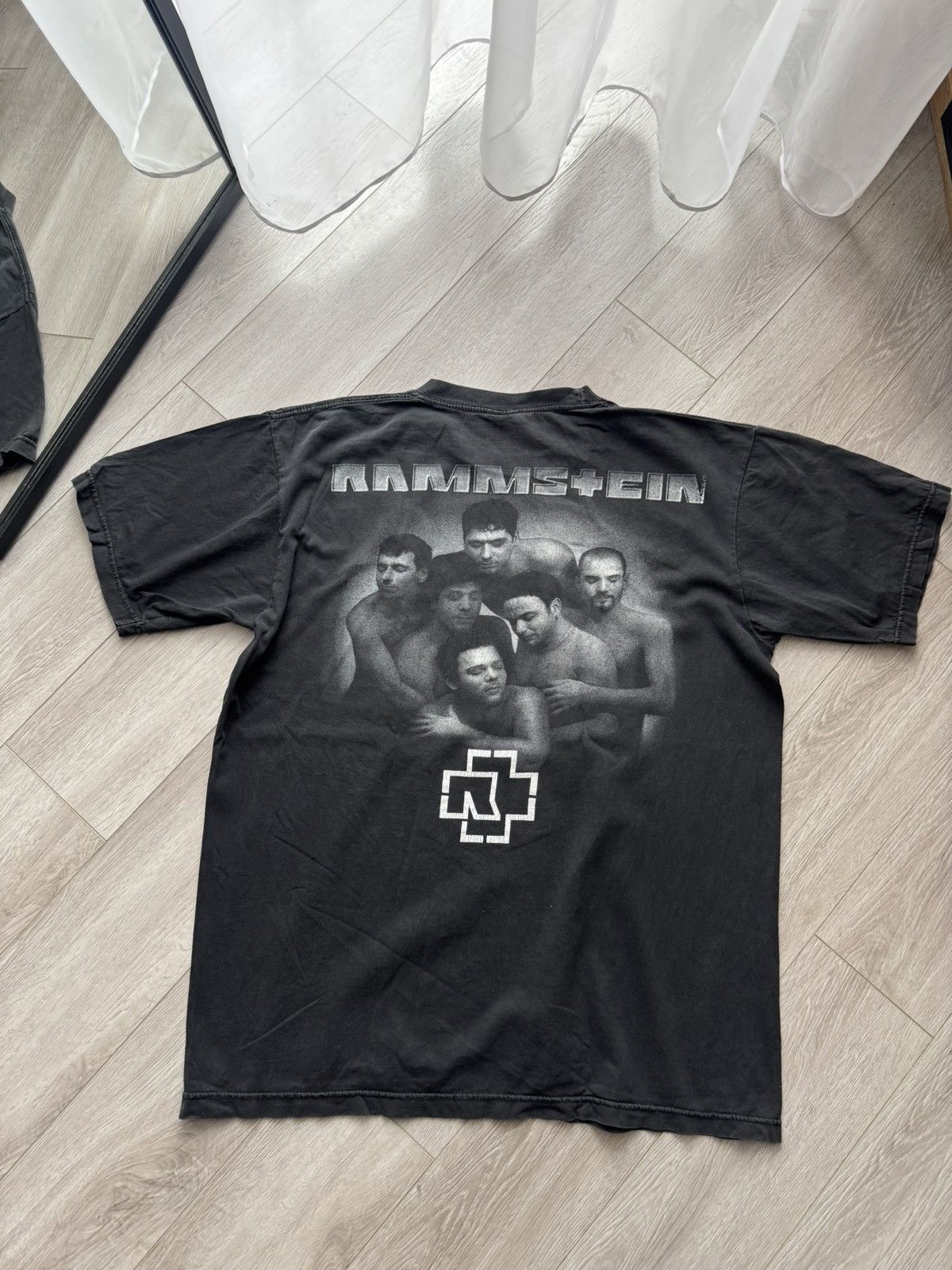 Band Tees Vintage 1995 Rammstein Herzeleid t-shirt Size US XL / EU 56 / 4 - 6 Thumbnail