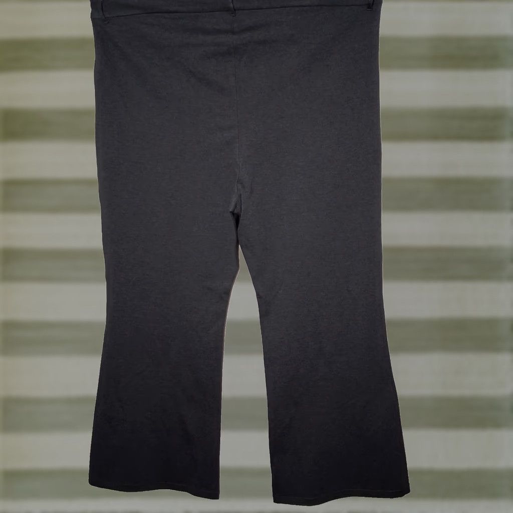 Old Navy Old Navy Flare Trouser Pants Plus Size 26 Heather Gray Stretch Ponte Knit Regular Womens Pants Flared Office Gray 26" Inseam Size 26" / US 2 / IT 38 - 1 Thumbnail