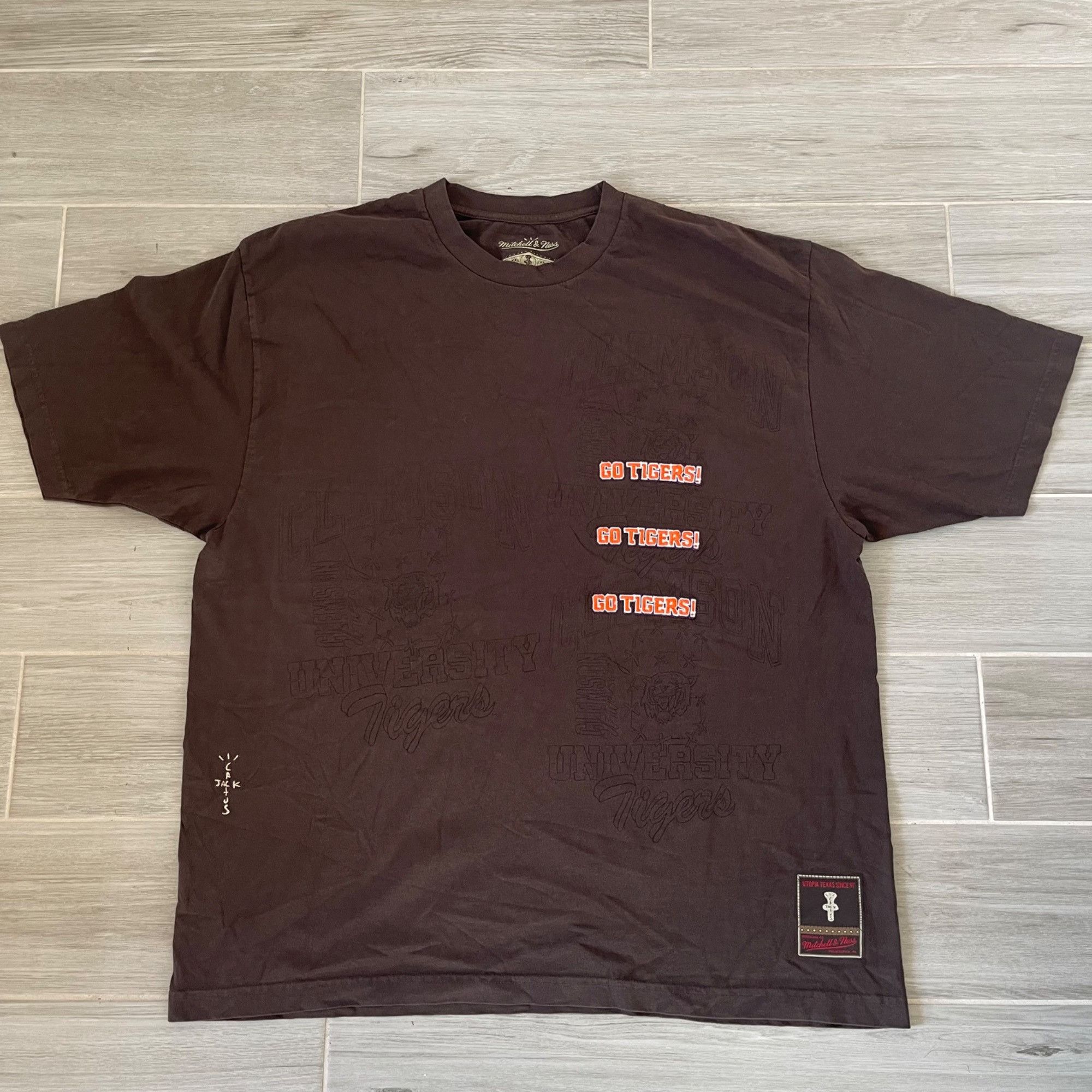 Mitchell & Ness × Travis Scott TRAVIS SCOTT CACTUS JACK x MITCHELL & NESS x TIGERS TEE 2XL Size US XXL / EU 58 / 5 - 1 Thumbnail